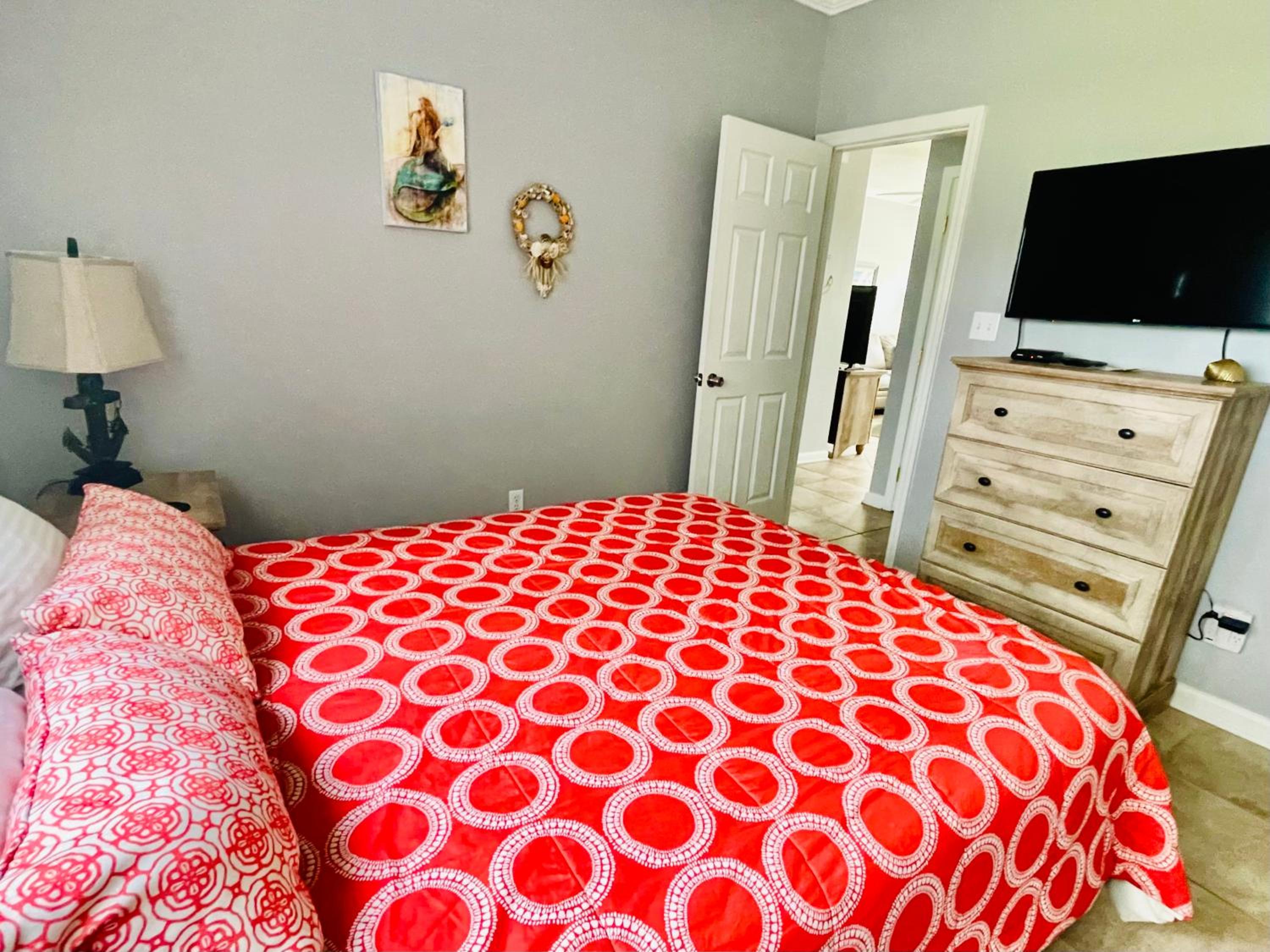 146 Beau Clair - Beachside Townhome with Pool in Long Beach