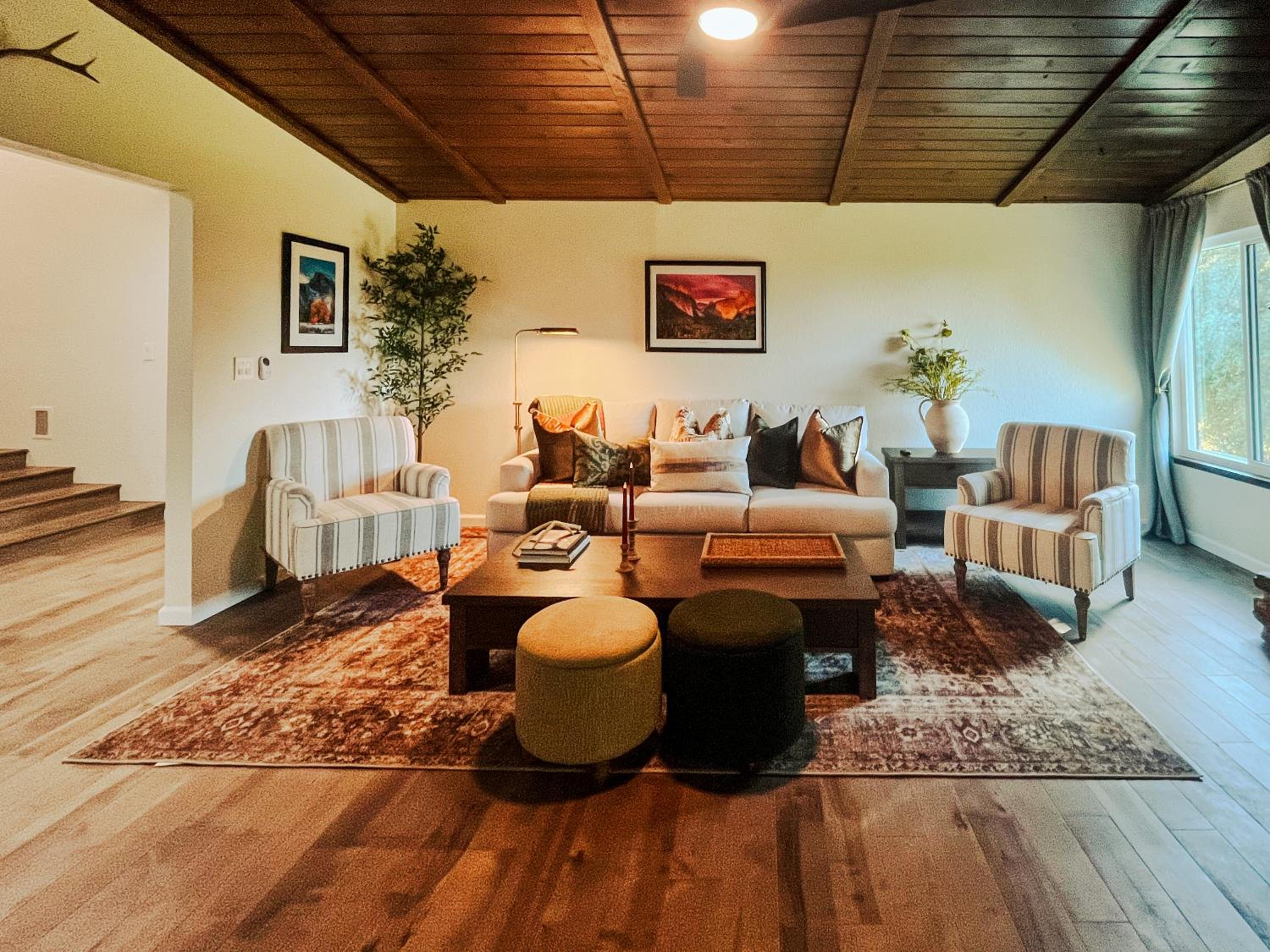 Yosemite Family Lodge I Sleeps 11 I Game Room