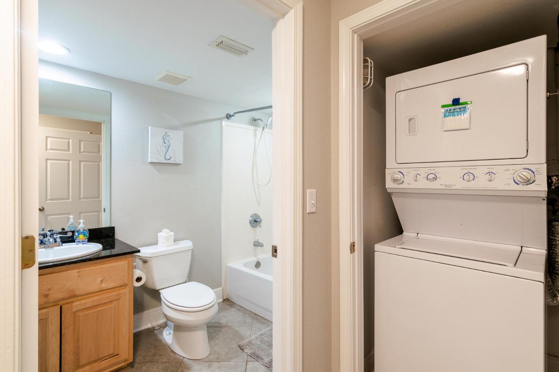 Cozy 2 bed 2 bath condo at the beachside Ocean Club Villas