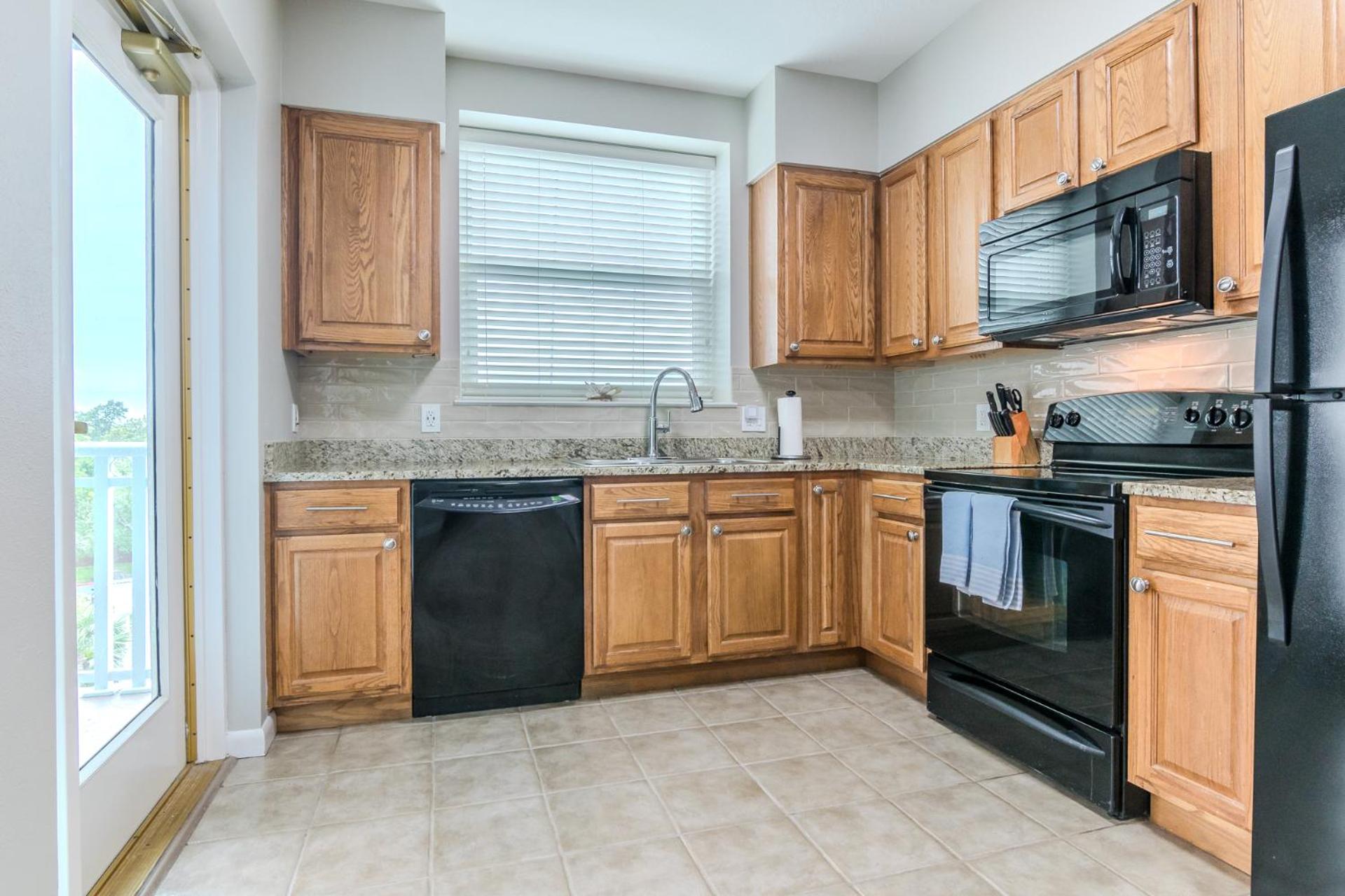 Spacious Beachview End Unit in Legacy Tower 1-508 - 3 bedroom 3 bath condo