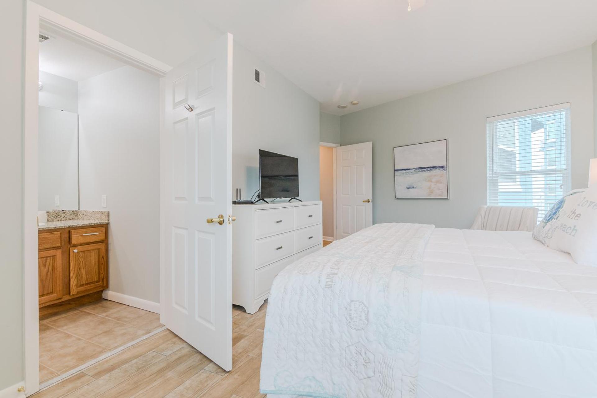 Spacious Beachview End Unit in Legacy Tower 1-508 - 3 bedroom 3 bath condo