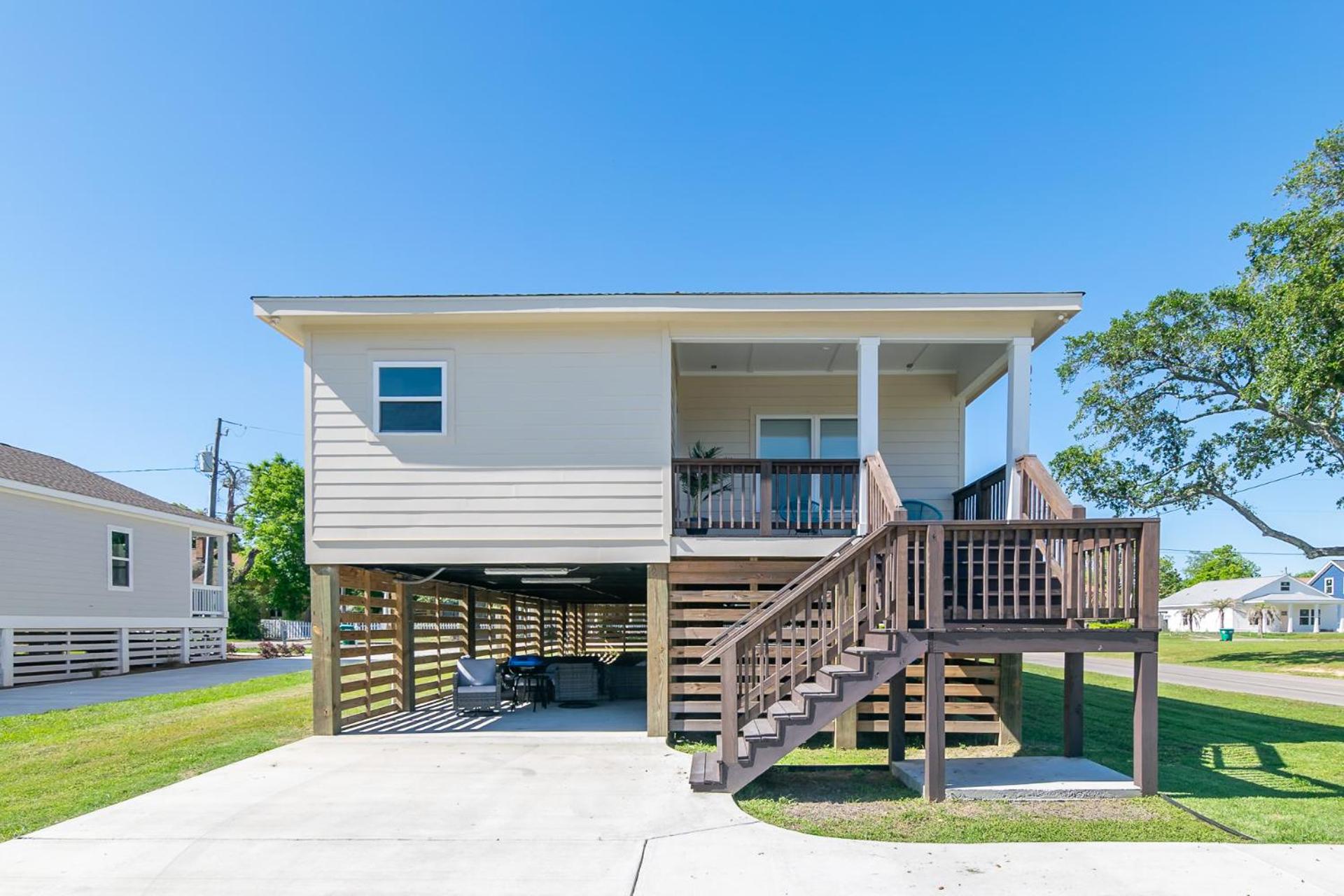 Brand New Home with Beach Views! Fully furnished 3 bedroom home in Gulfport
