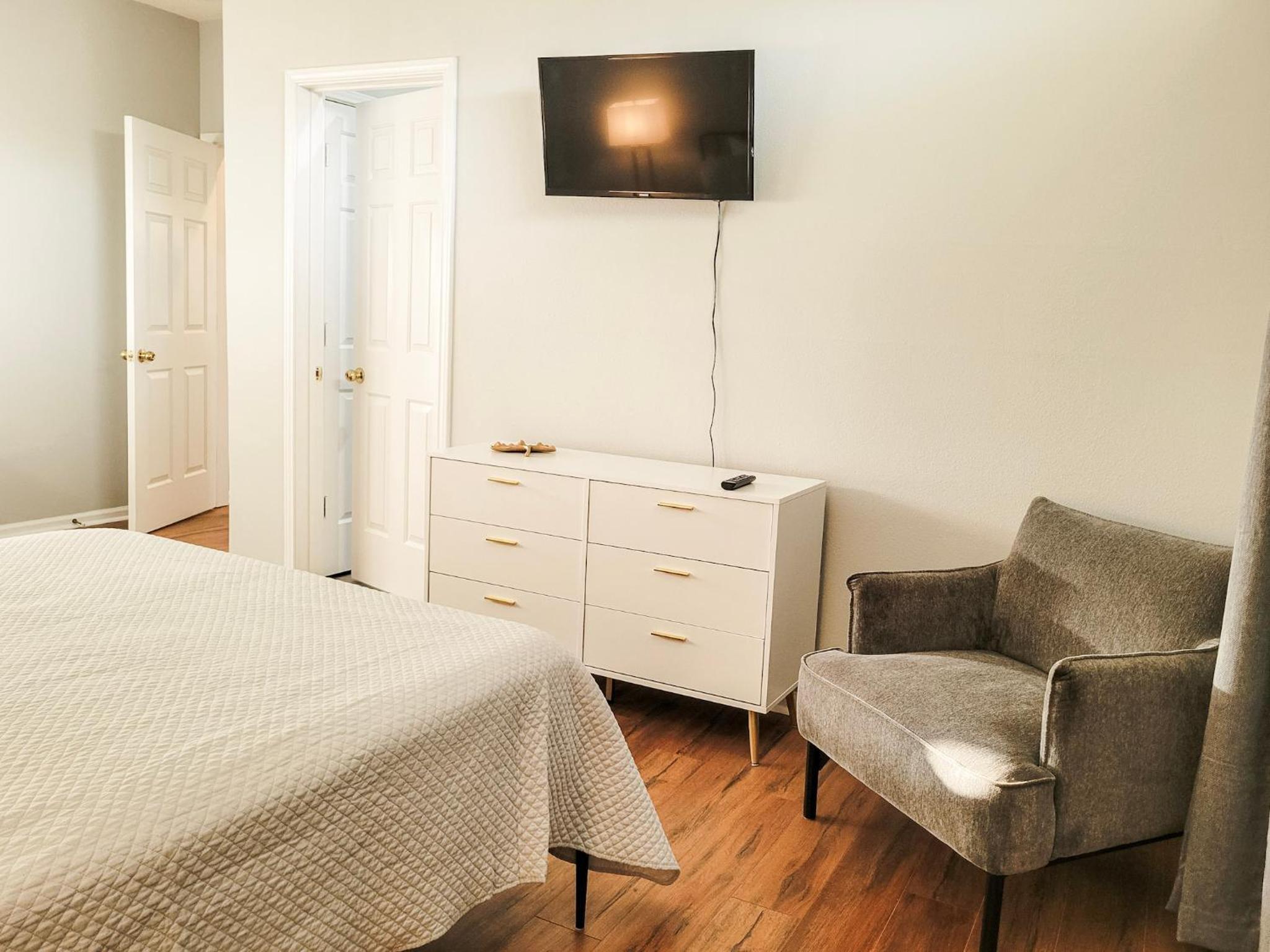 Legacy Villa 1103 - 1 bedroom 1 bath with garage in beachside neighborhood