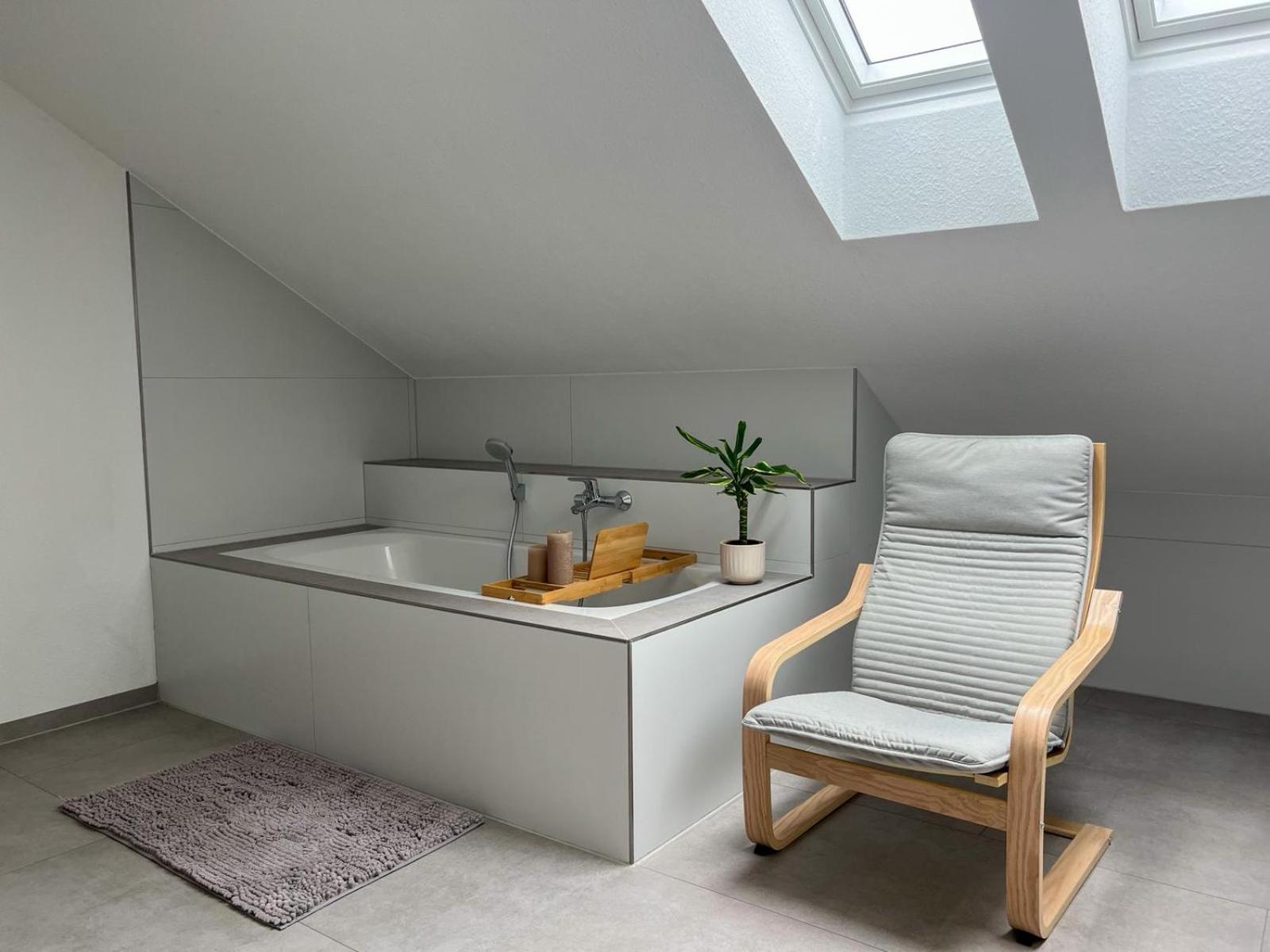 MaMa-Apartments - Netflix, Balkon, Arbeitsplatz, WIFI, Waschmaschine, familienfreundlich, kostenloser Parkplatz - 125 qm