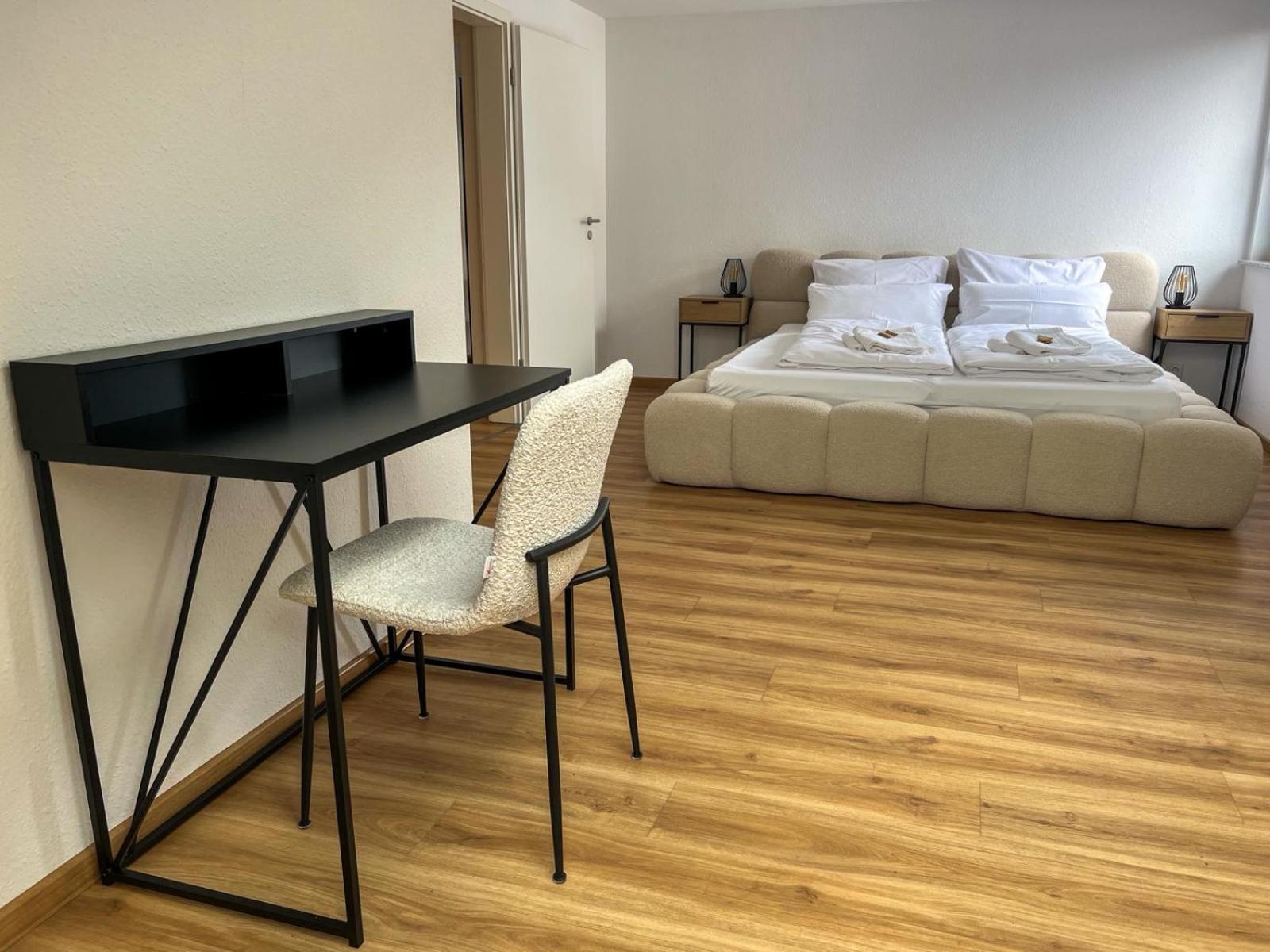 MaMa-Apartments - Netflix, Balkon, Arbeitsplatz, WIFI, Waschmaschine, familienfreundlich, kostenloser Parkplatz - 125 qm