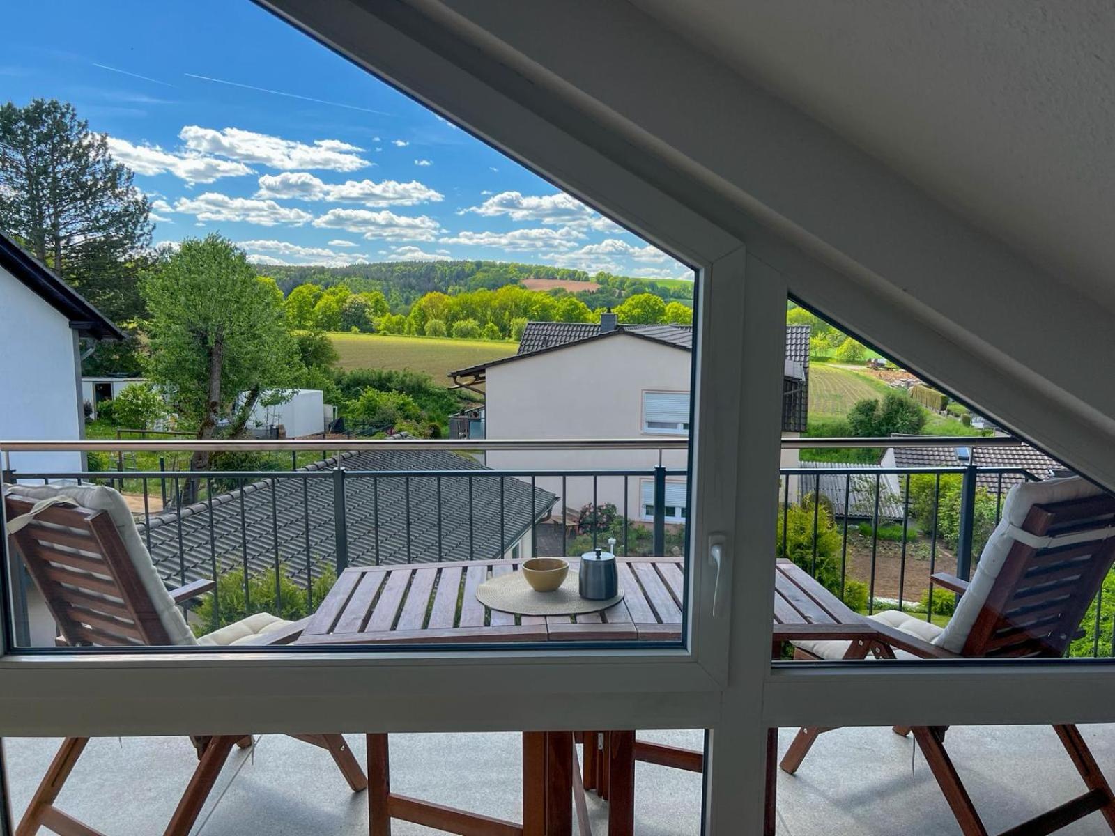 MaMa-Apartments - Netflix, Balkon, Arbeitsplatz, WIFI, Waschmaschine, familienfreundlich, kostenloser Parkplatz - 125 qm