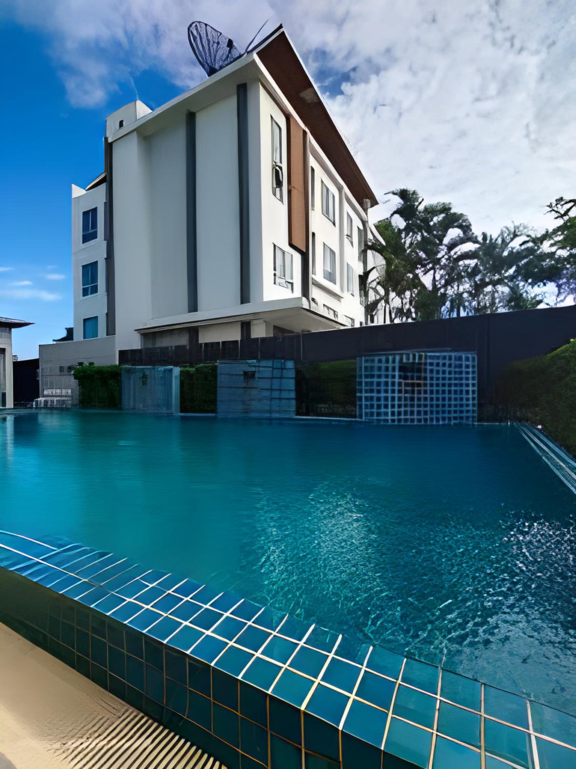 Minimalist Oasis - Monthly Stay Near Airport, Local Gems & Mall - Minimum Stay 28 Days