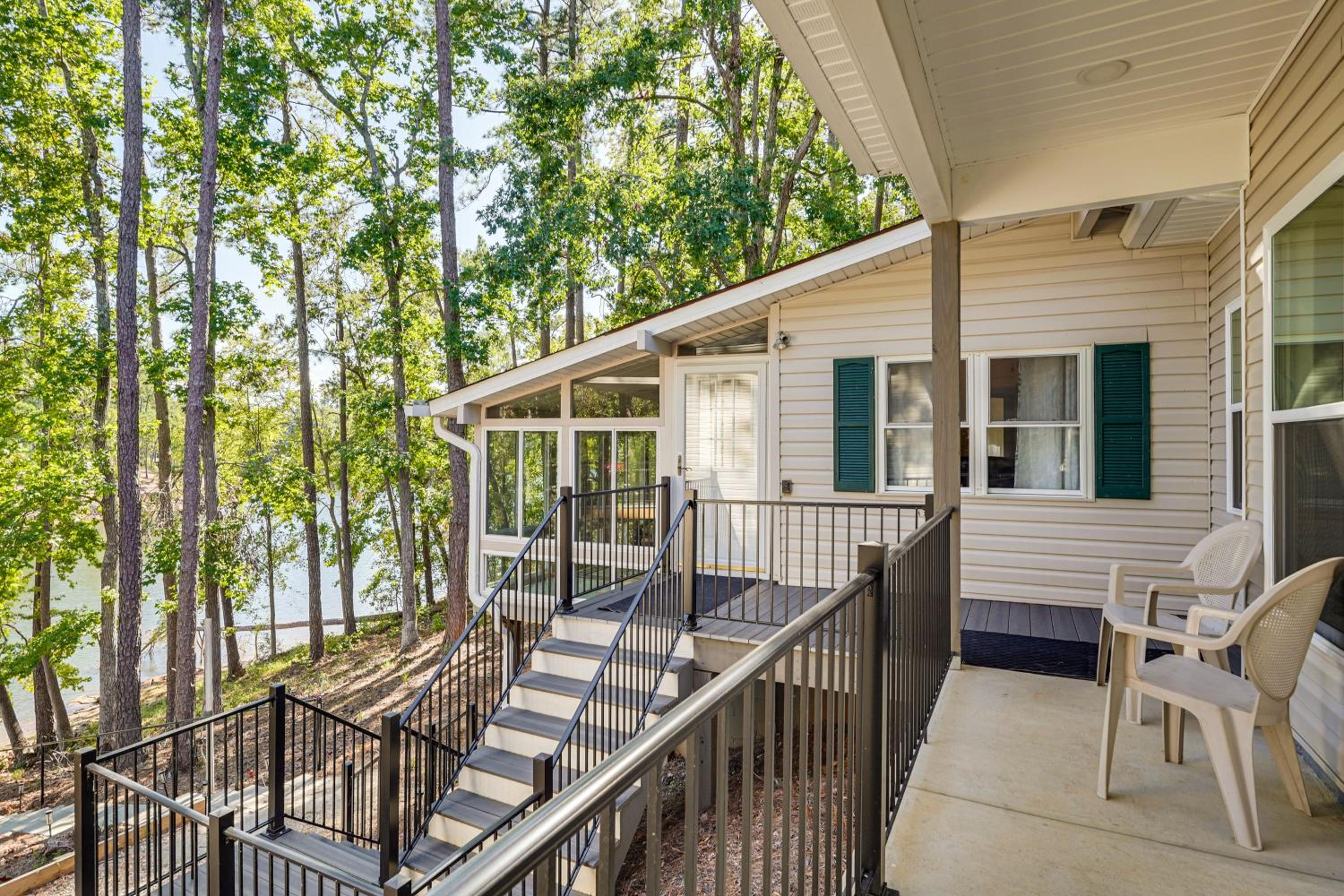 Clarks Hill Lake Retreat! Waterfront Home with Dock