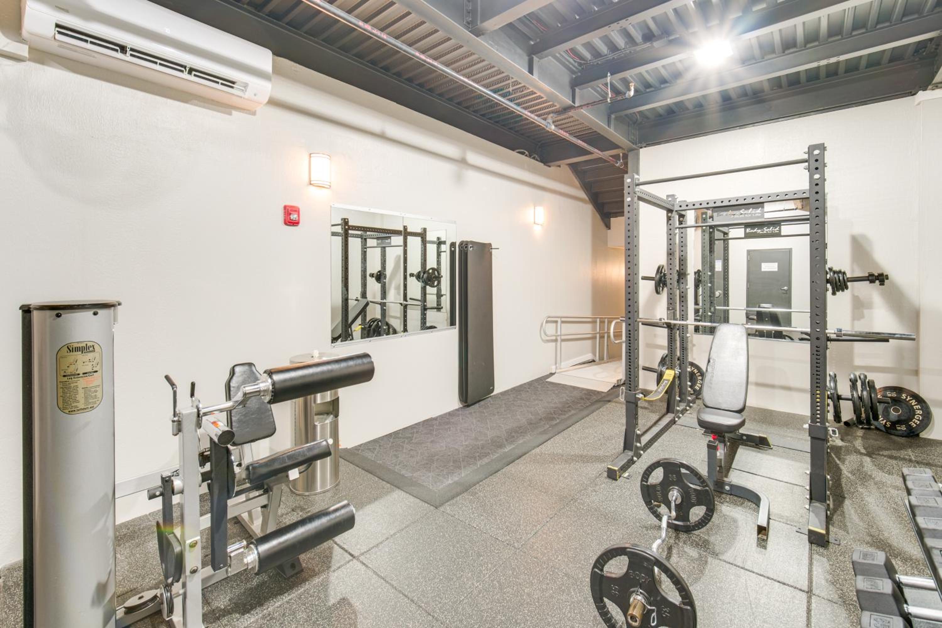 3 Mi to Dtwn Cleveland Condo with Lake Erie Views!