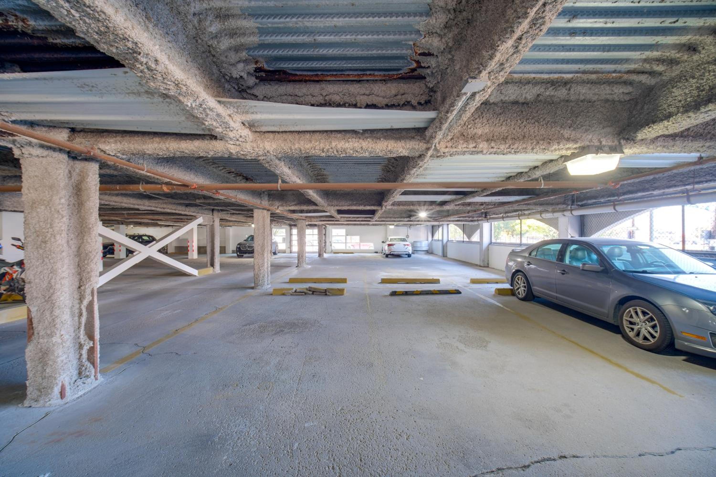 3 Mi to Dtwn Cleveland Condo with Lake Erie Views!