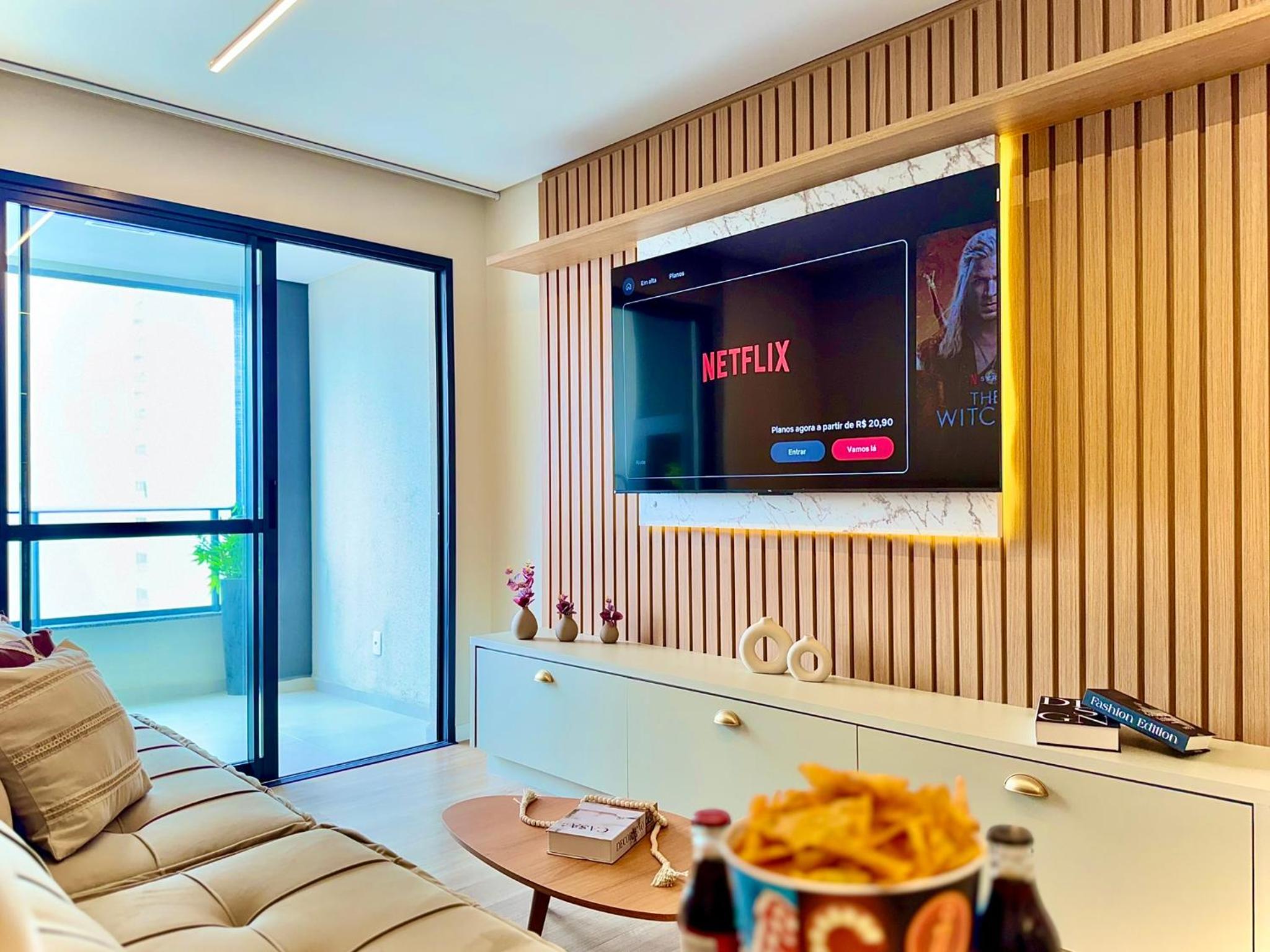 Apto 2 Quartos 150m PRAIA Cozinha completa CHURRASQUEIRA AR CONDICIONADO Wi-Fi e vaga privativa de garagem Reserve agora mesmo