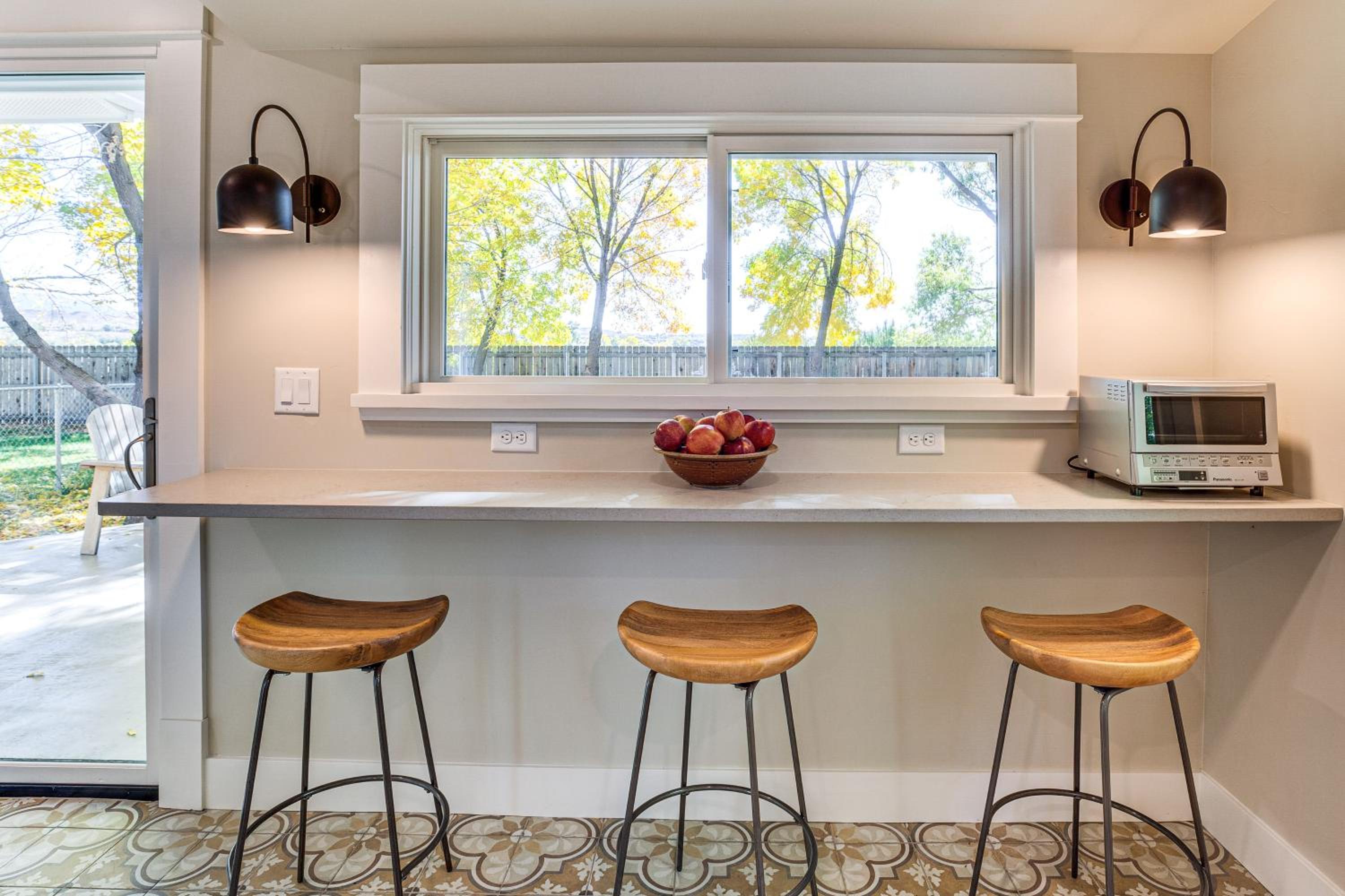 Off the Rails in Palisade Wine Country Retreat!