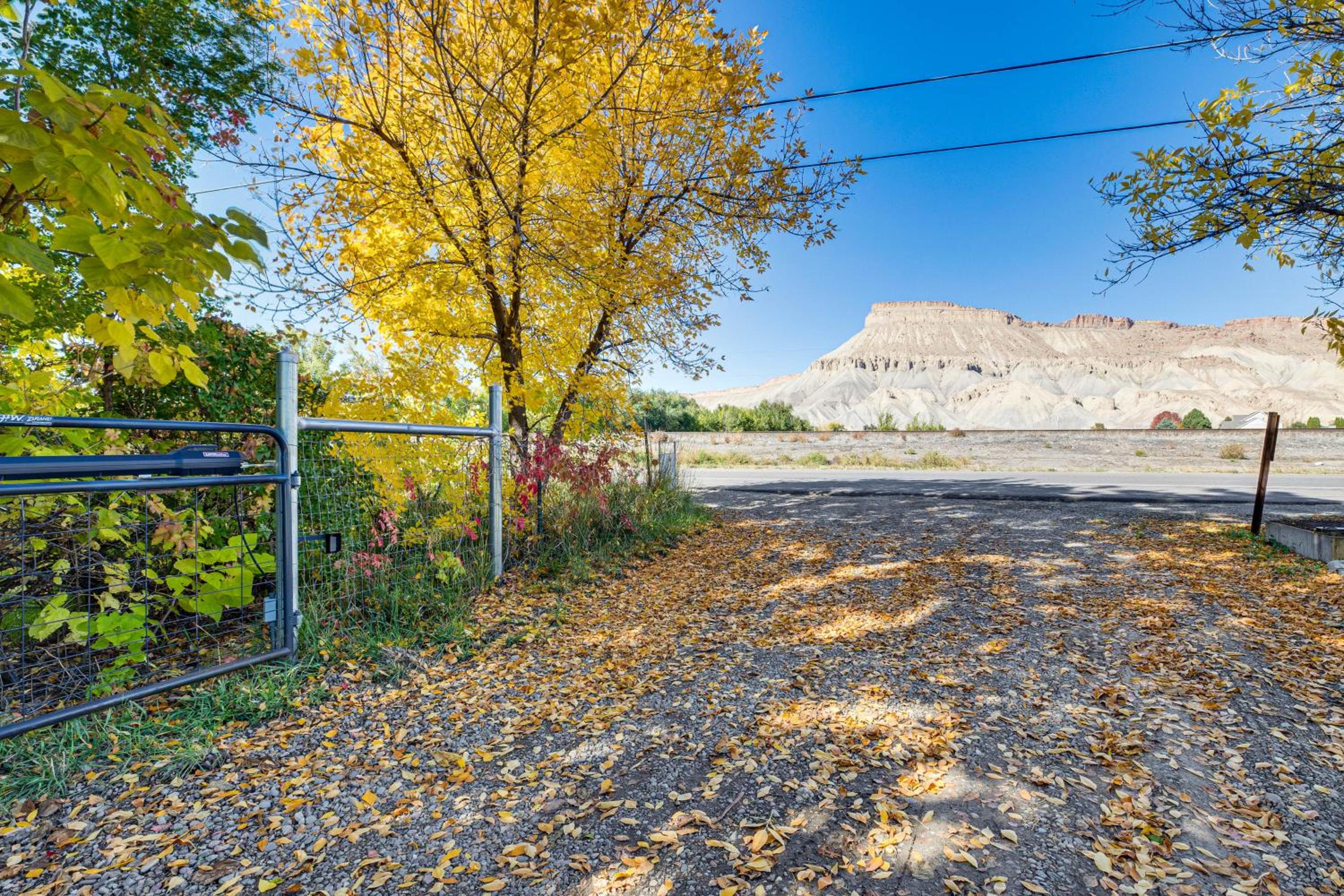 Off the Rails in Palisade Wine Country Retreat!