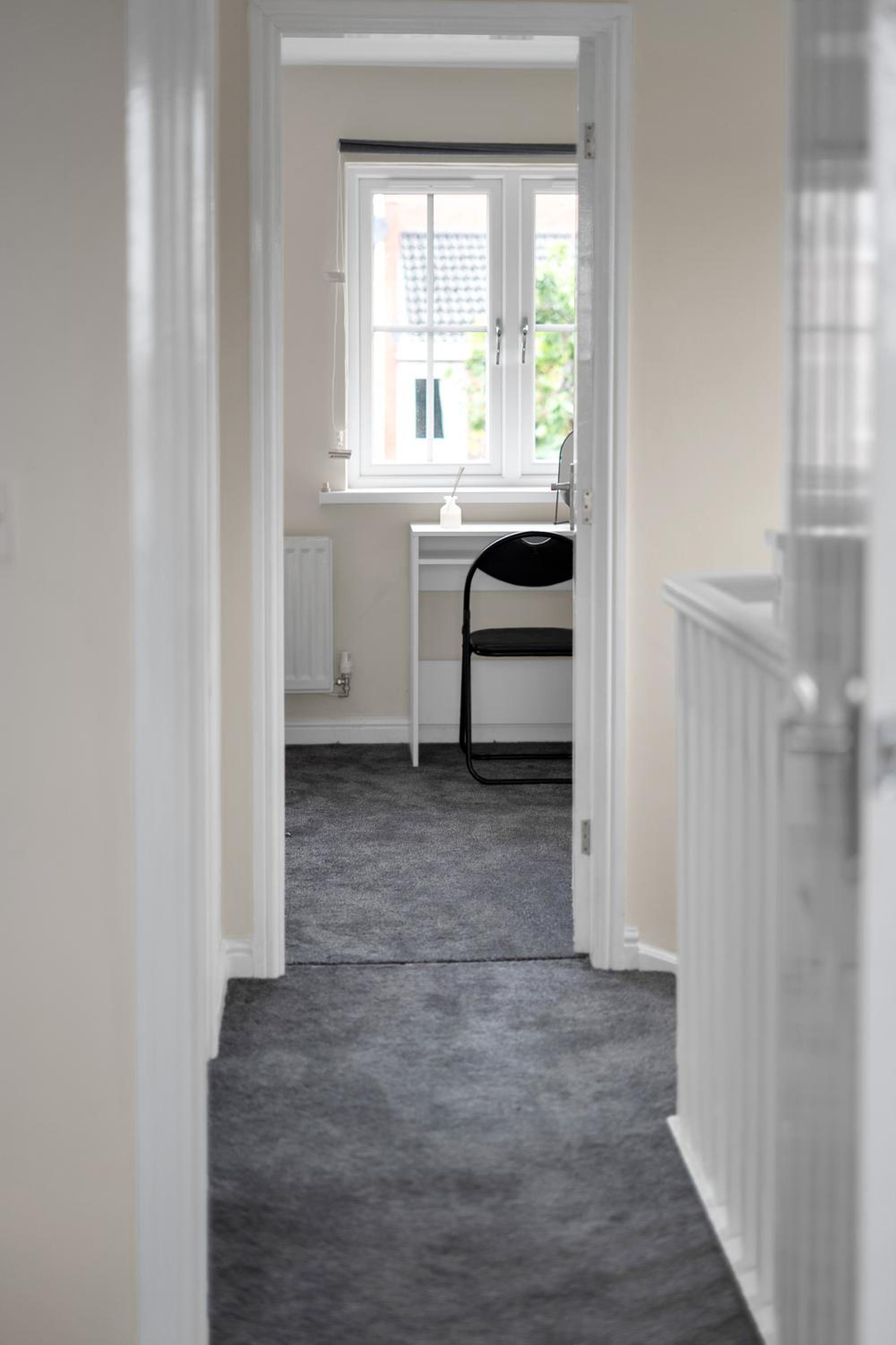Luxury 2-Bedroom Home 10 Minutes from Birmingham City Centre