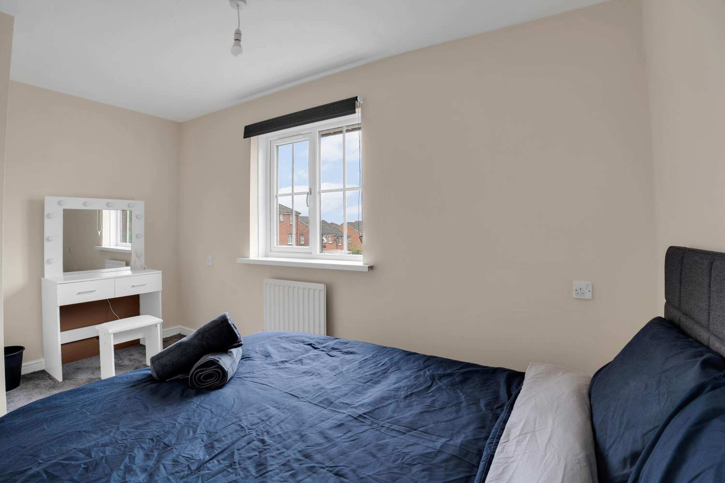 Luxury 2-Bedroom Home 10 Minutes from Birmingham City Centre