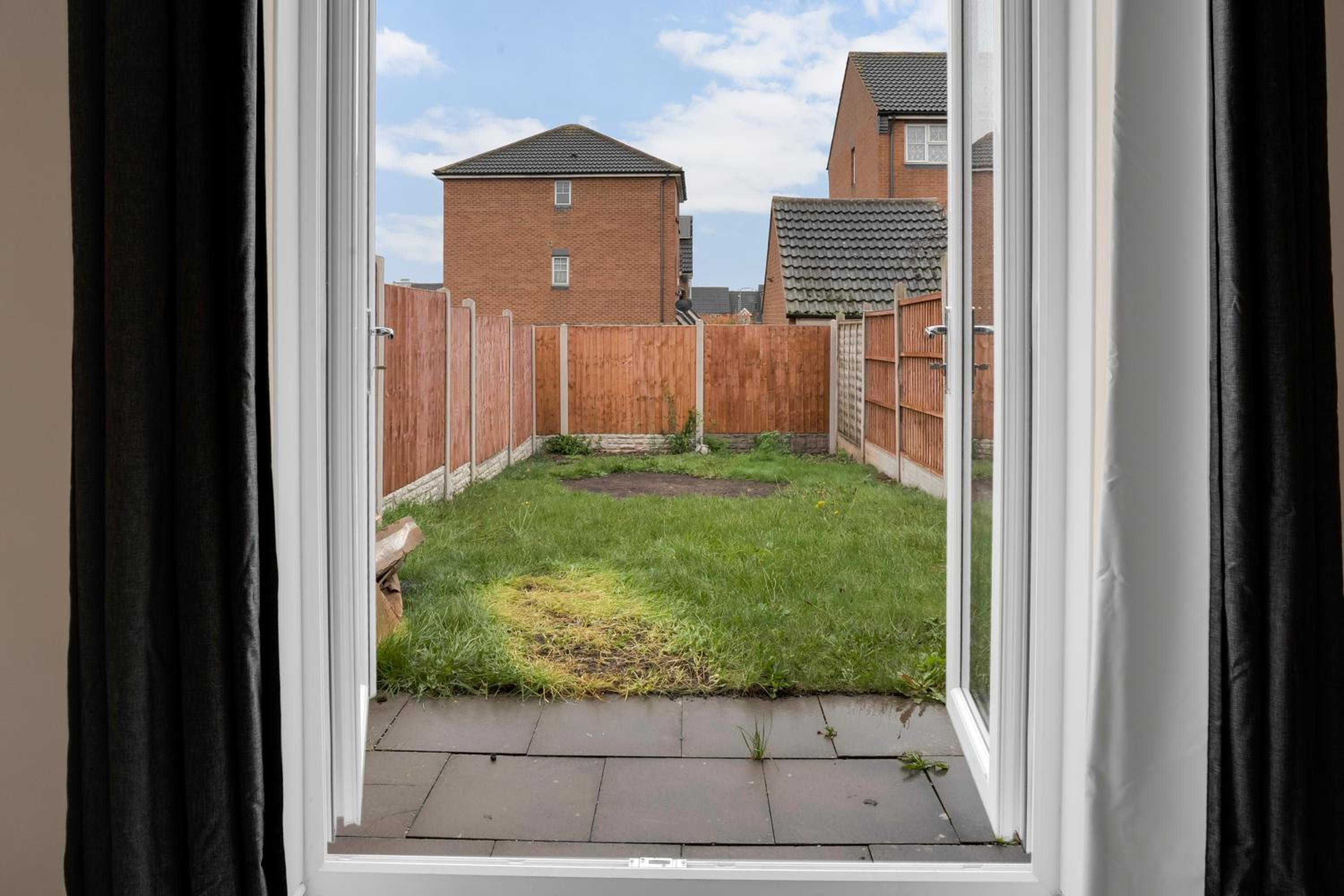 Luxury 2-Bedroom Home 10 Minutes from Birmingham City Centre