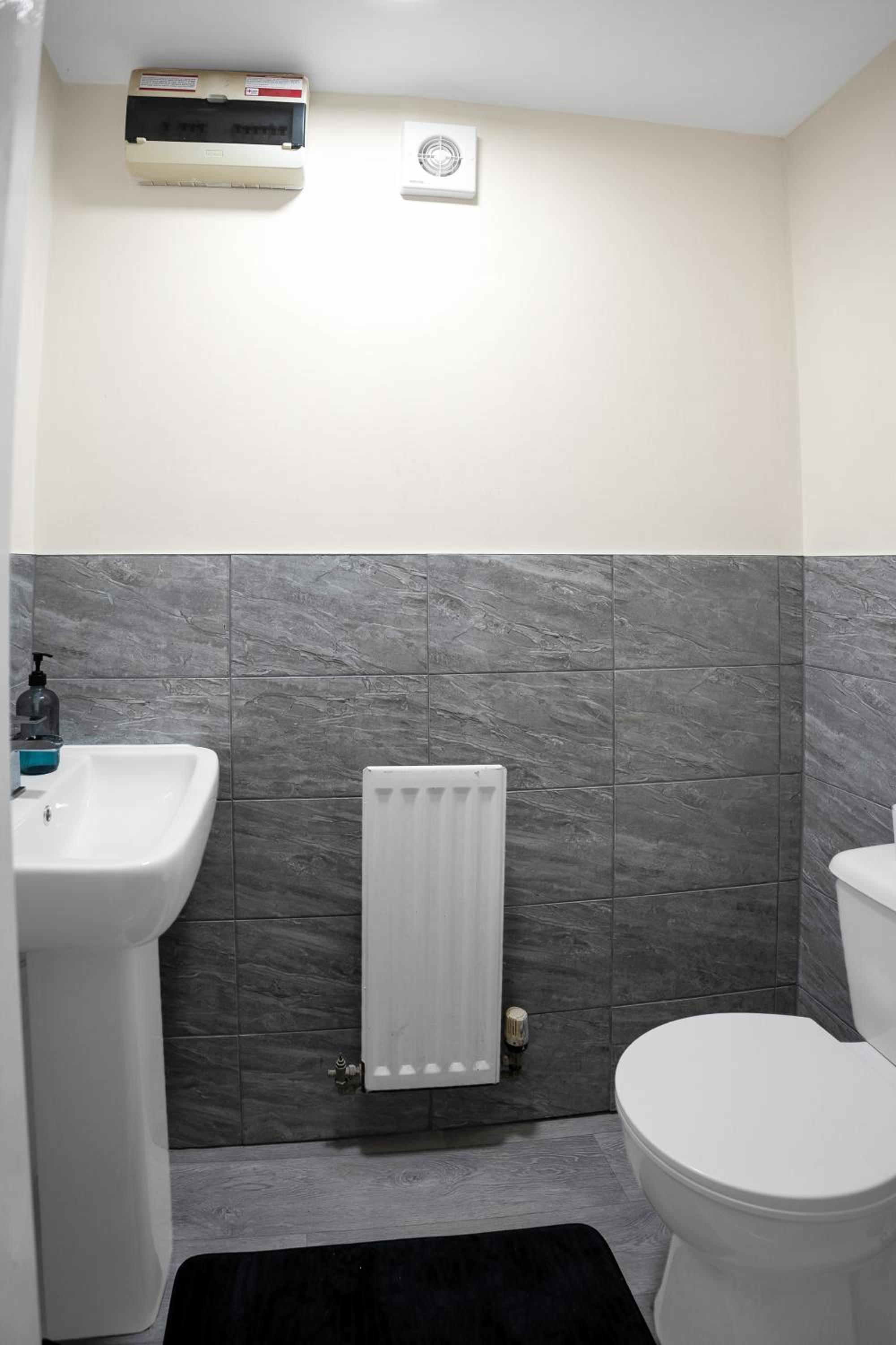 Luxury 2-Bedroom Home 10 Minutes from Birmingham City Centre