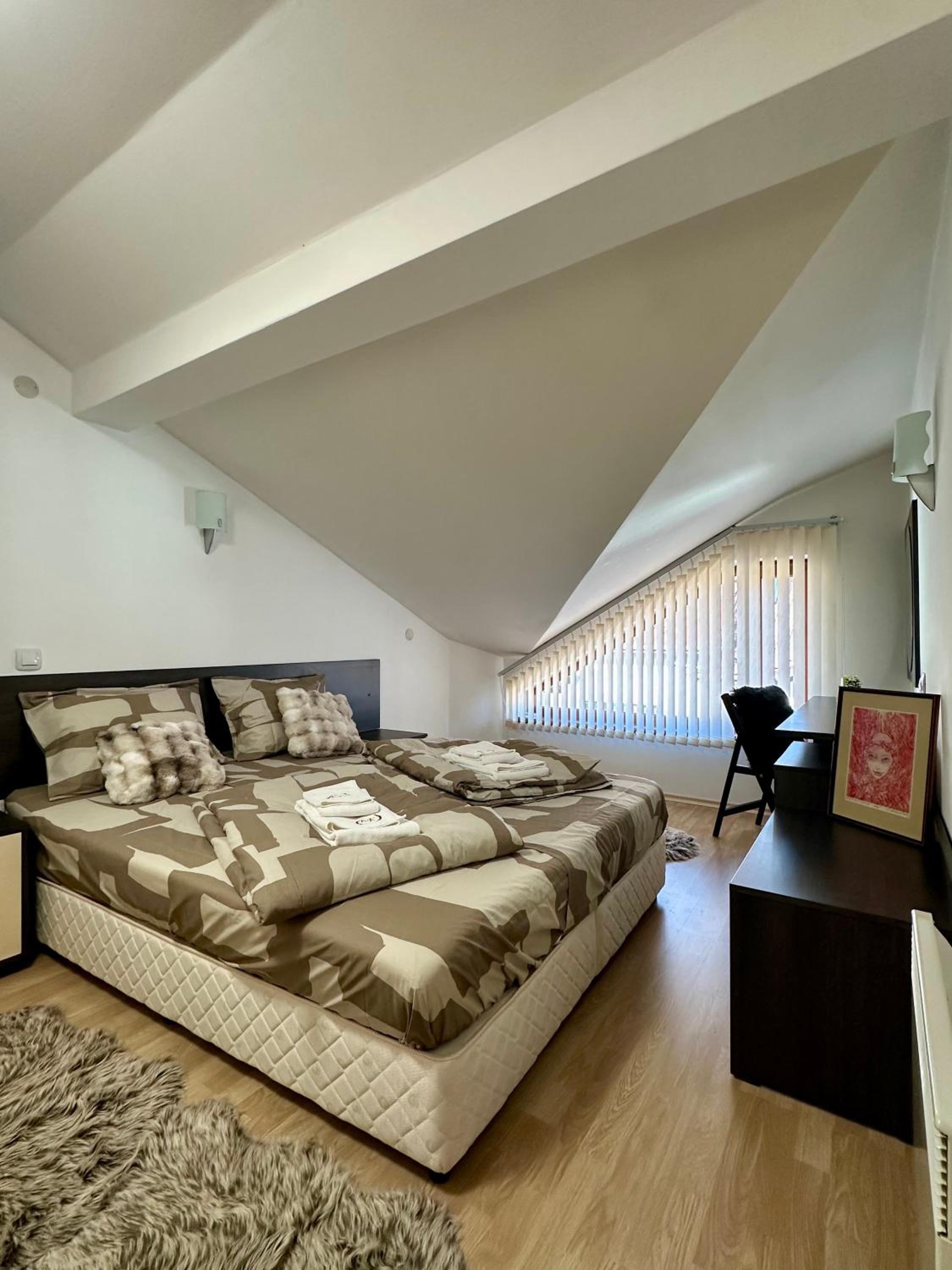 Alpine Apartment Home2Host