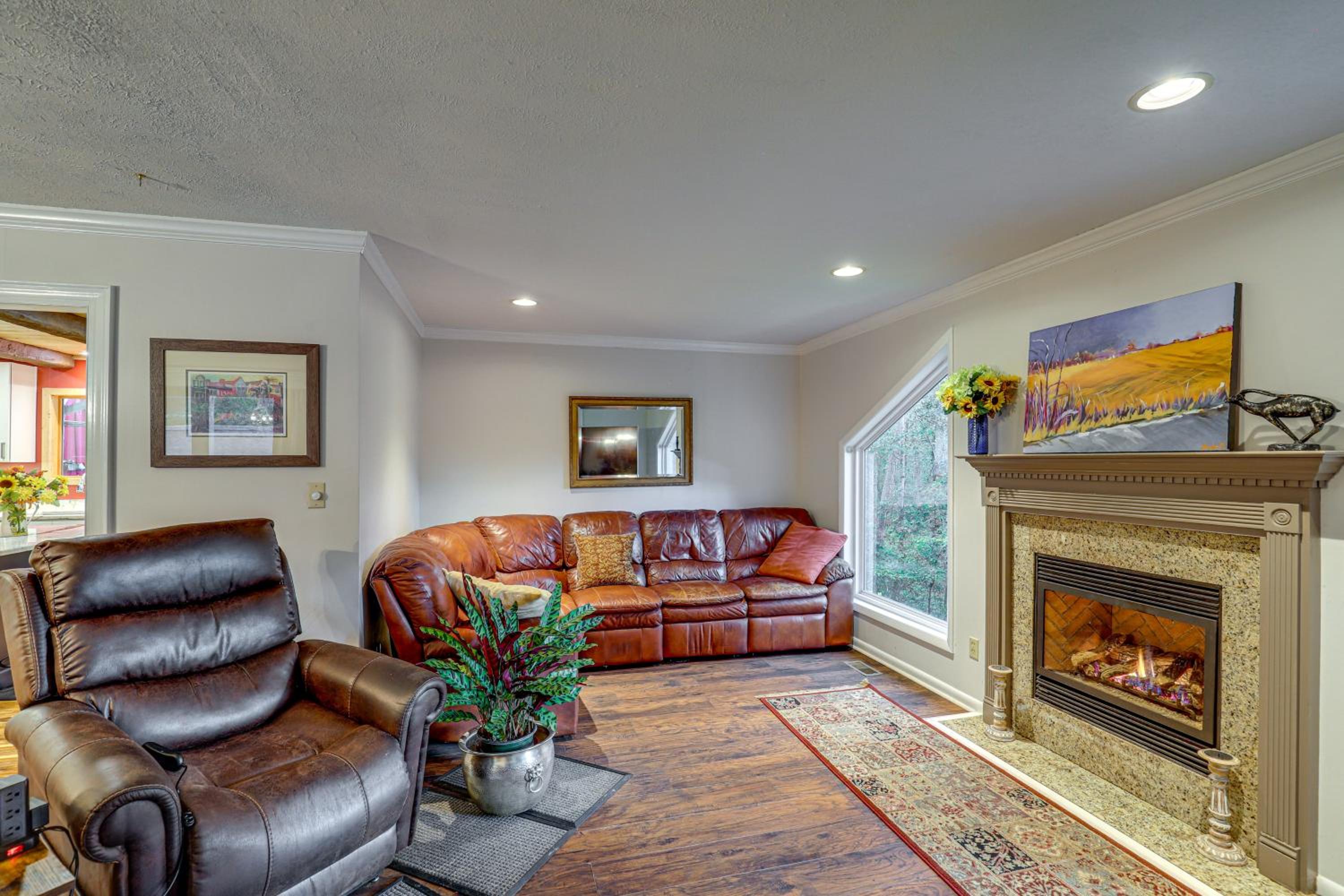 Ski Asheville! Mountain-View Hideaway with Deck