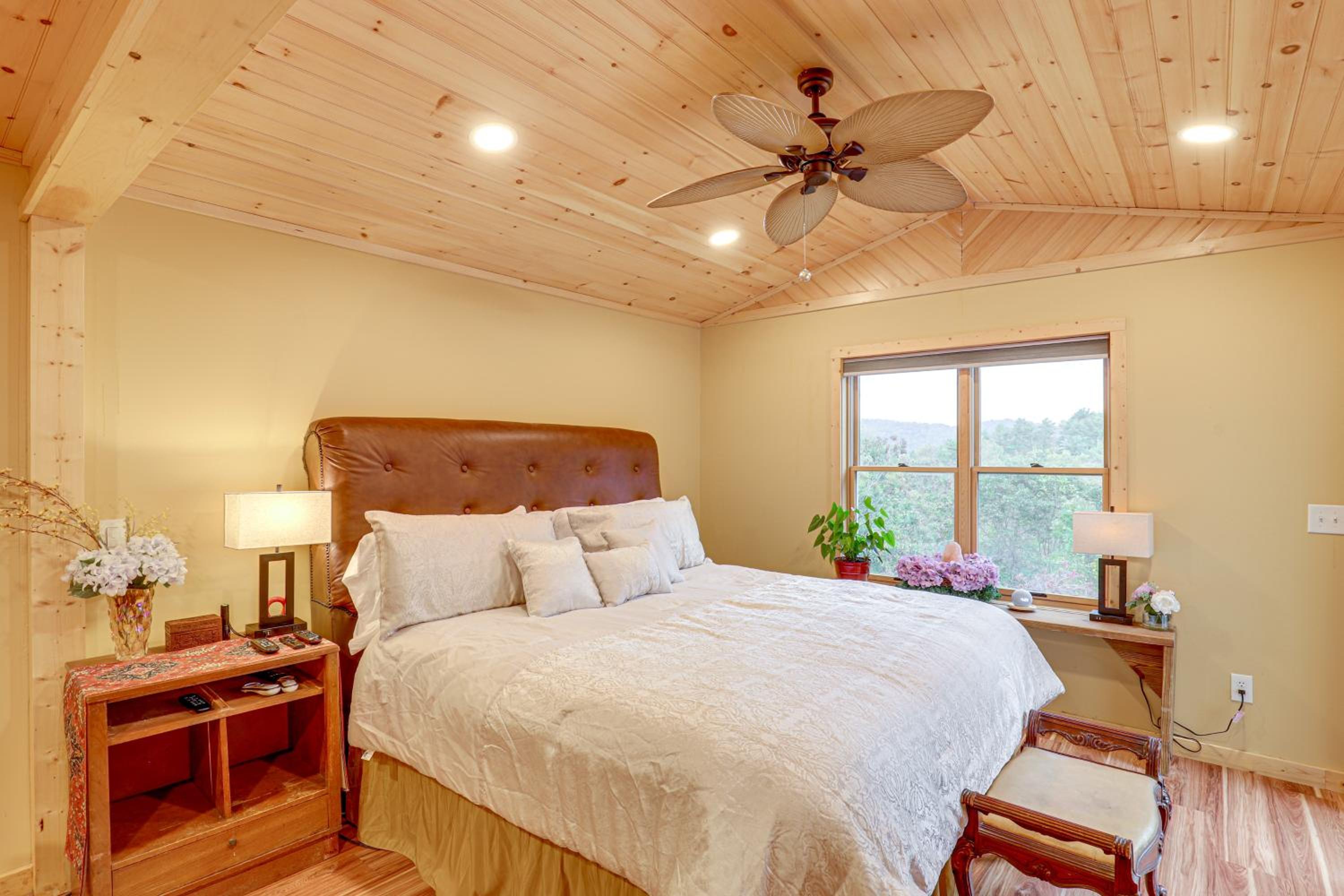 Ski Asheville! Mountain-View Hideaway with Deck