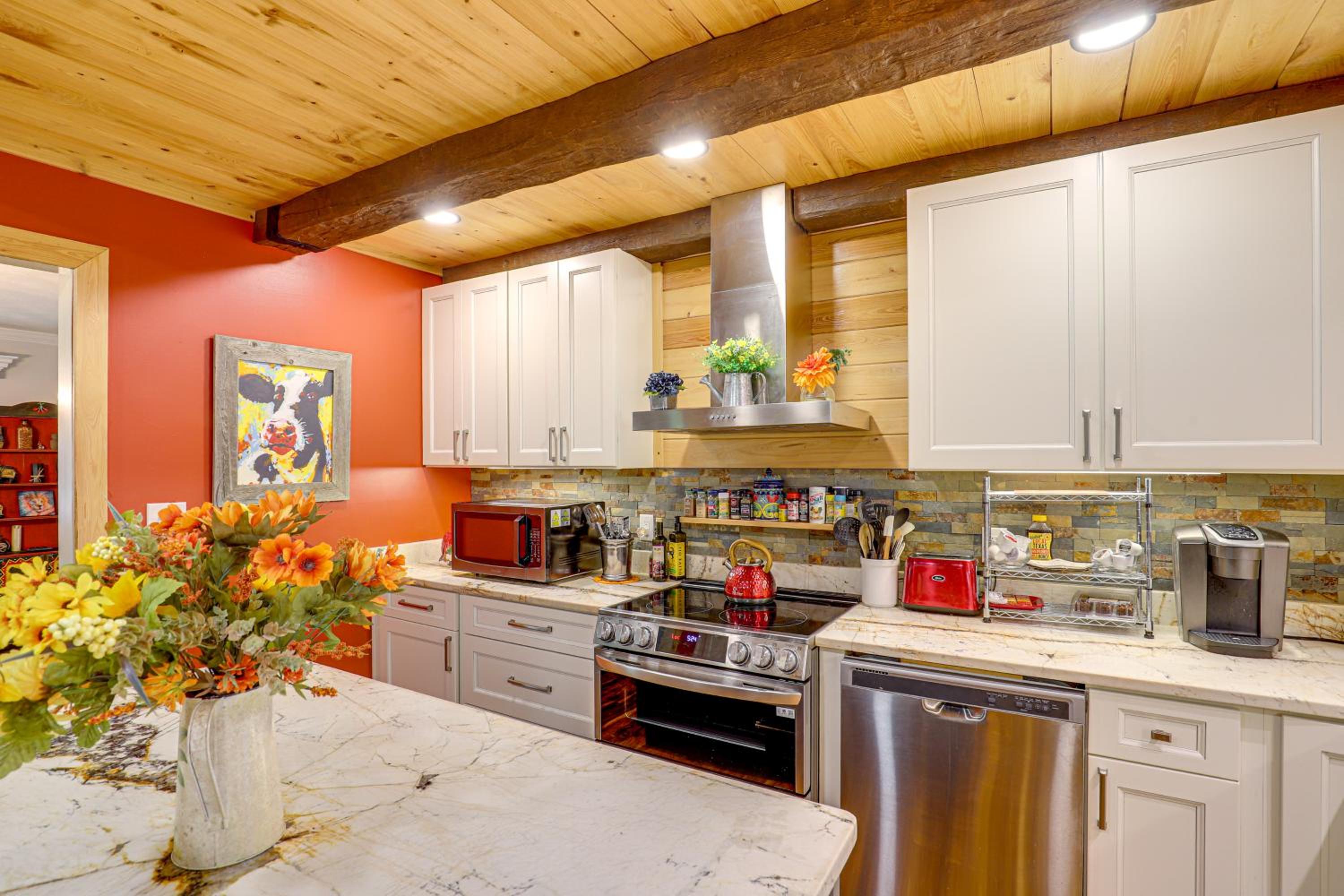 Ski Asheville! Mountain-View Hideaway with Deck