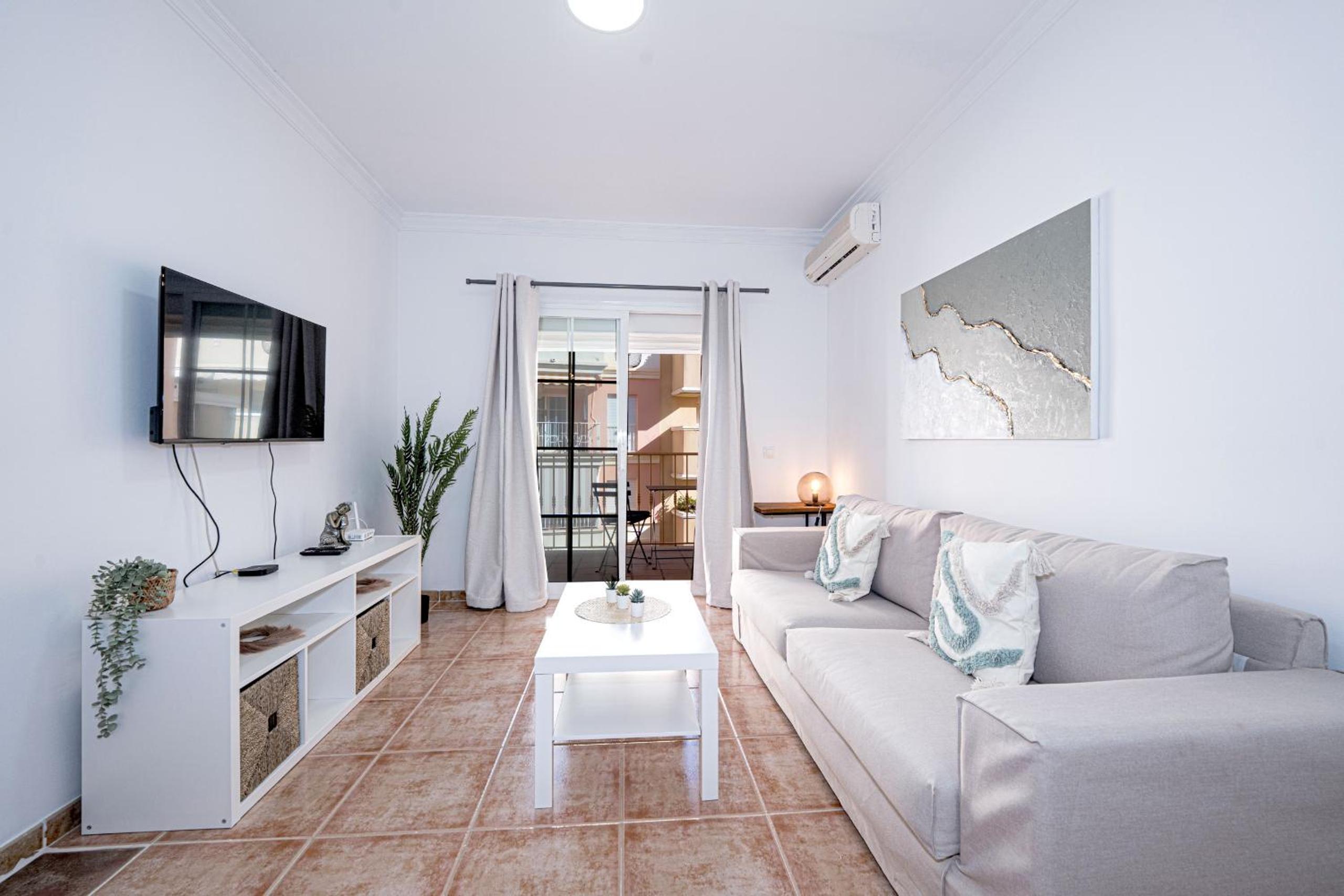 Torrecilla Urban Beach - Modern Apartment with Rooftop Pool