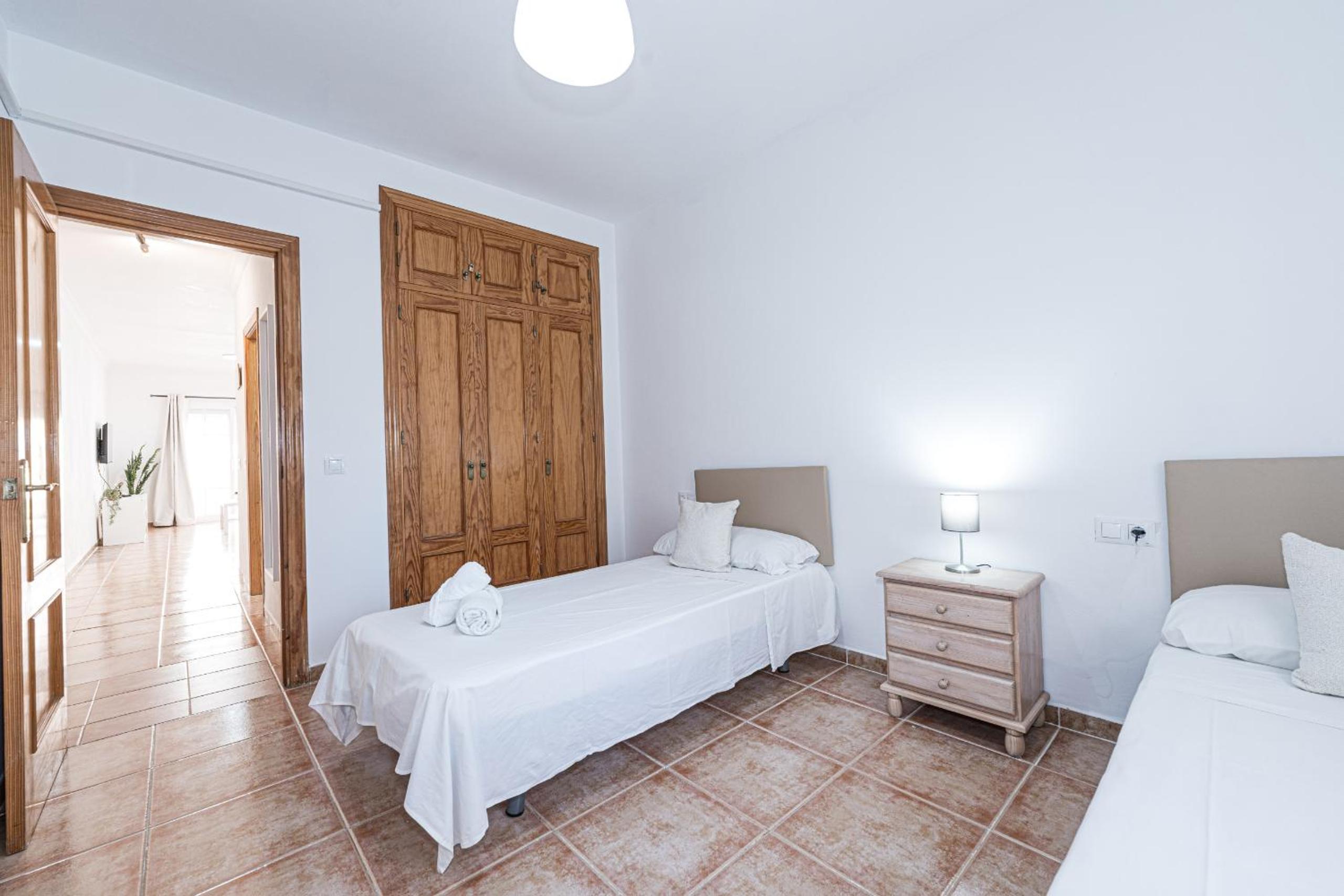 Torrecilla Urban Beach - Modern Apartment with Rooftop Pool