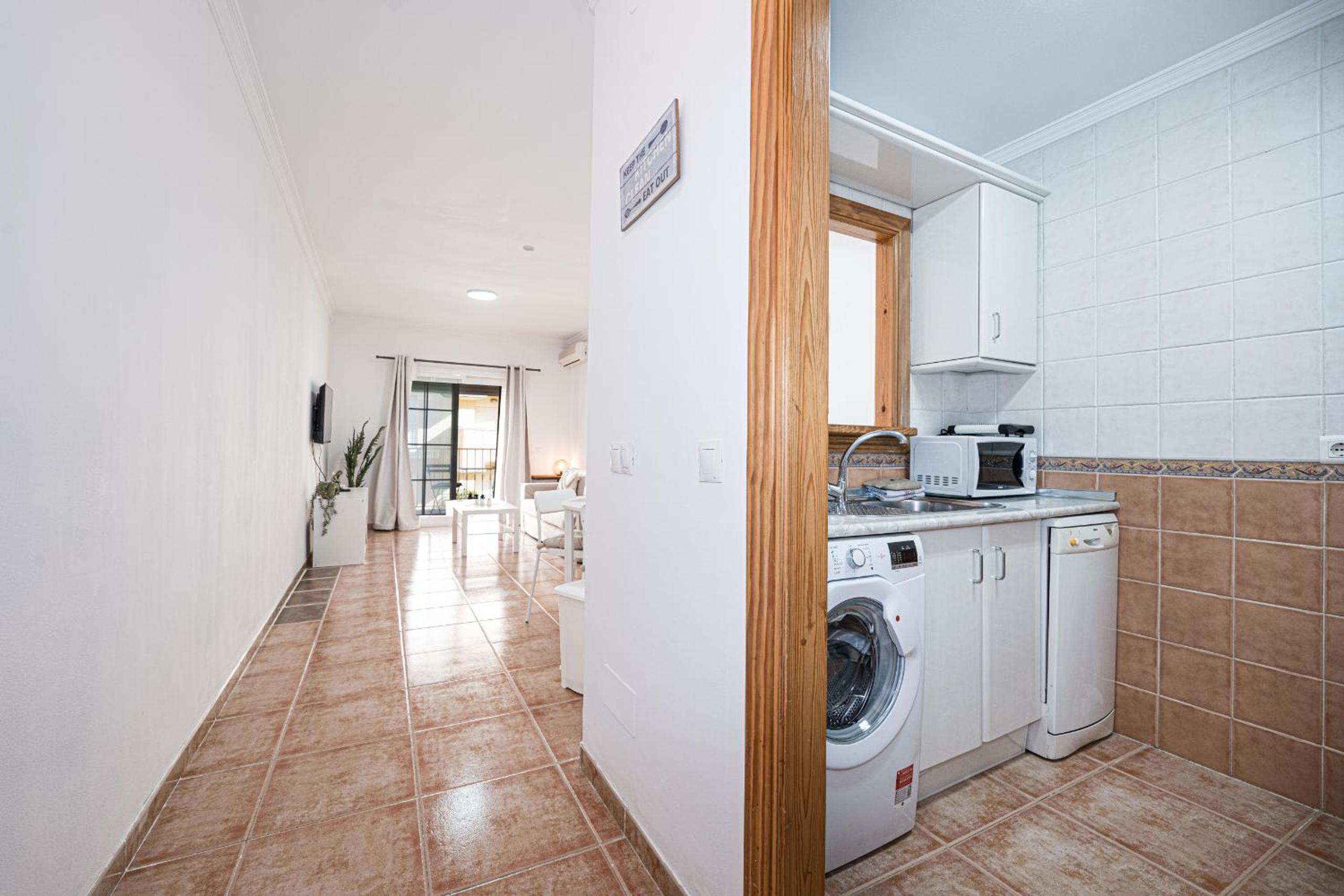 Torrecilla Urban Beach - Modern Apartment with Rooftop Pool