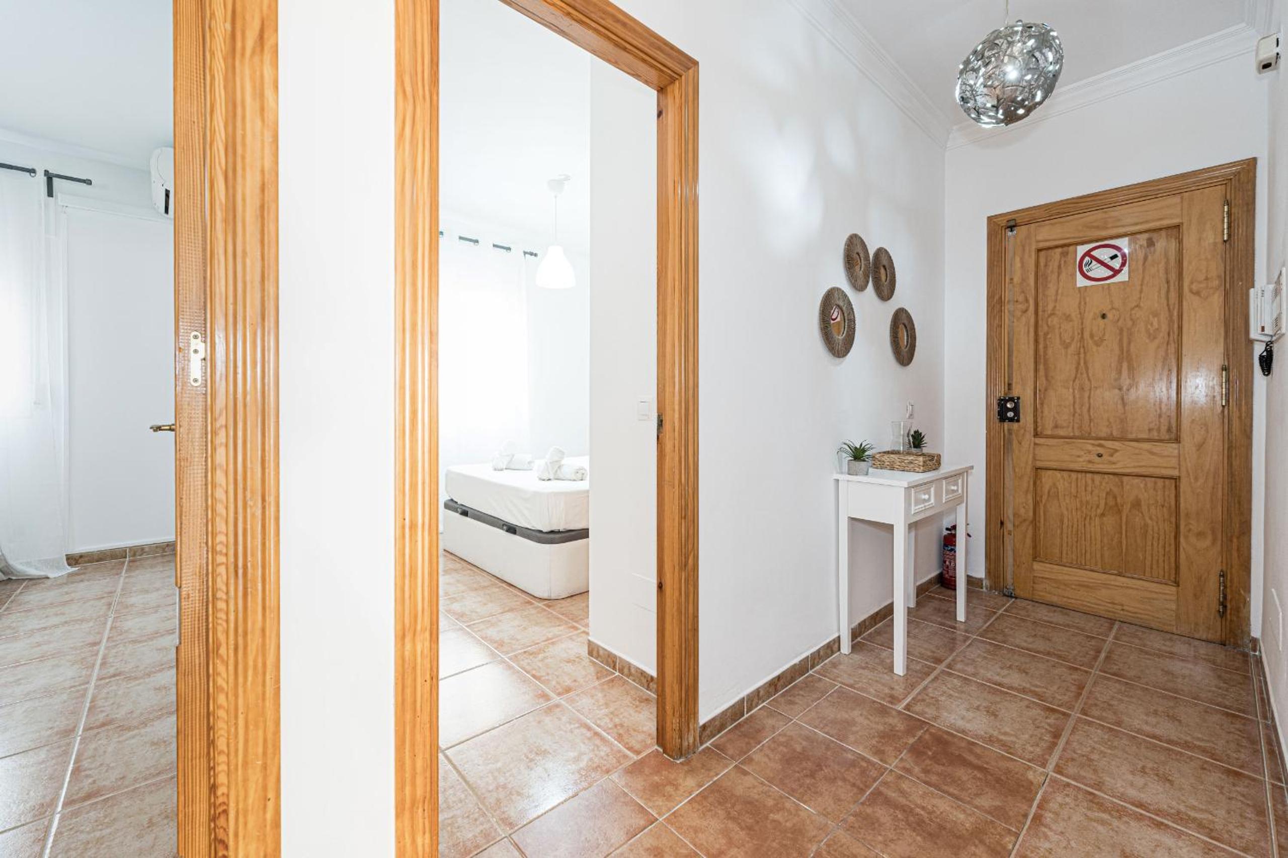 Torrecilla Urban Beach - Modern Apartment with Rooftop Pool