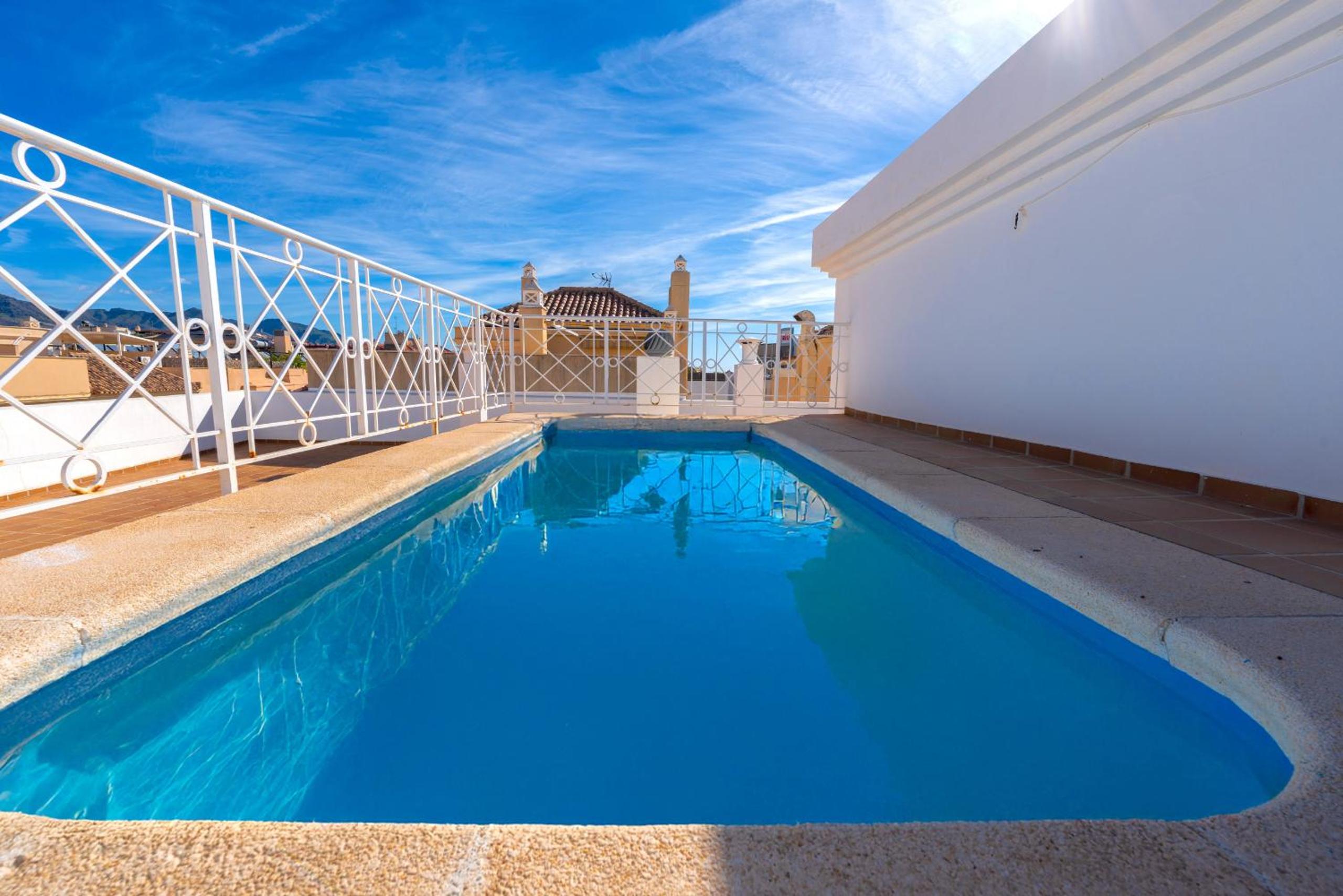 Torrecilla Urban Beach - Modern Apartment with Rooftop Pool