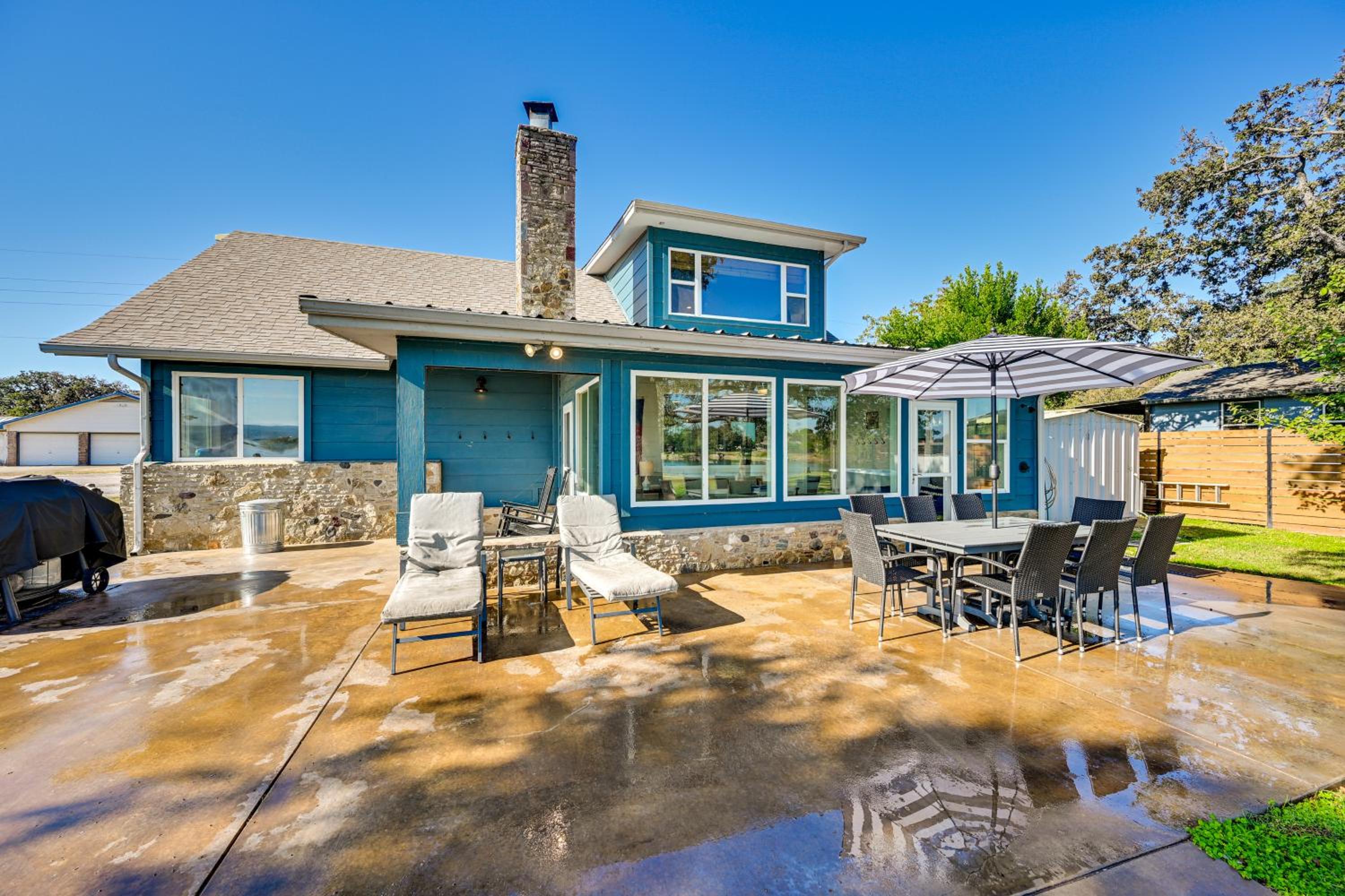 Modern, Spacious! Lake Buchanan Retreat with Hot Tub