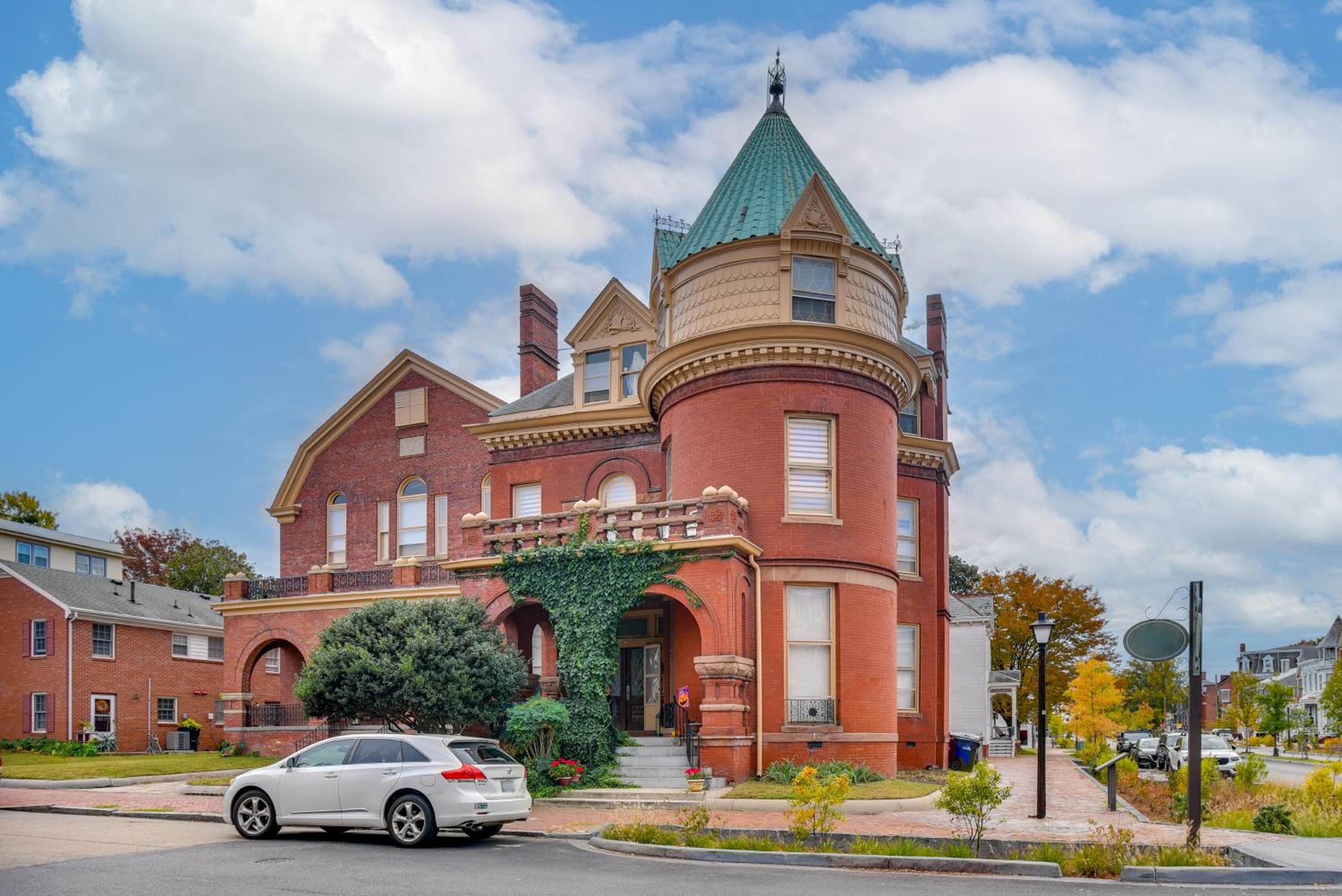 Steps to Elizabeth River and Dtwn! Portsmouth Condo