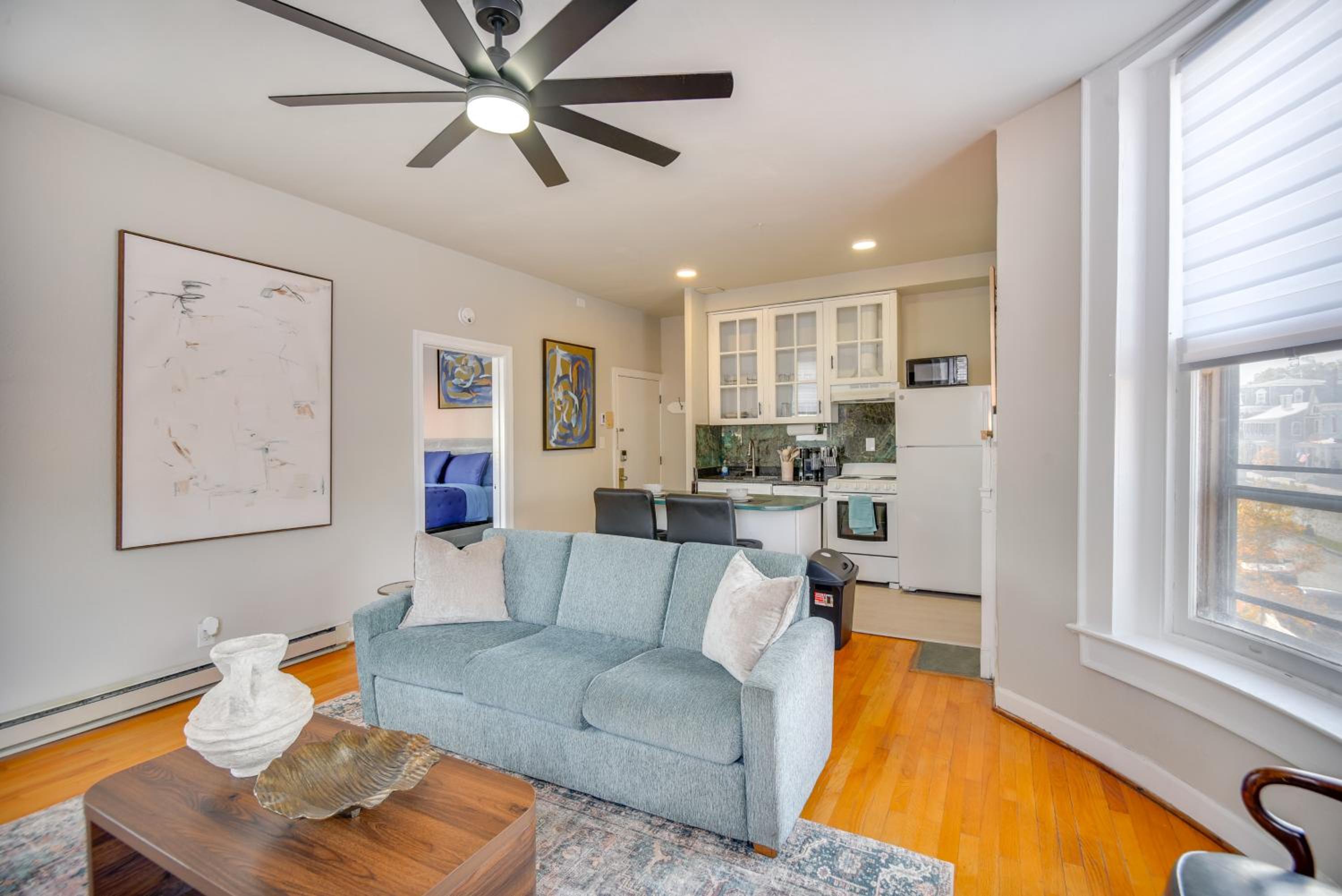 Steps to Elizabeth River and Dtwn! Portsmouth Condo