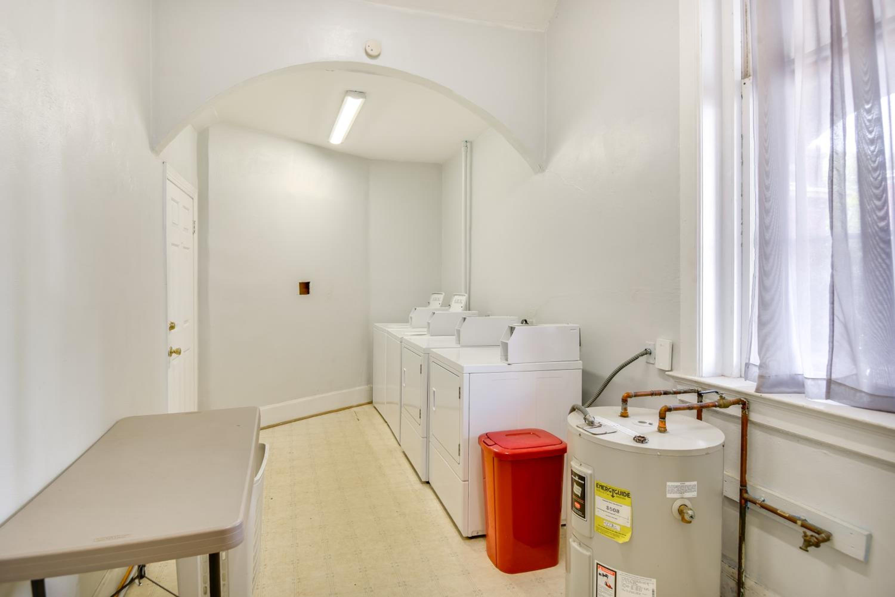 Steps to Elizabeth River and Dtwn! Portsmouth Condo