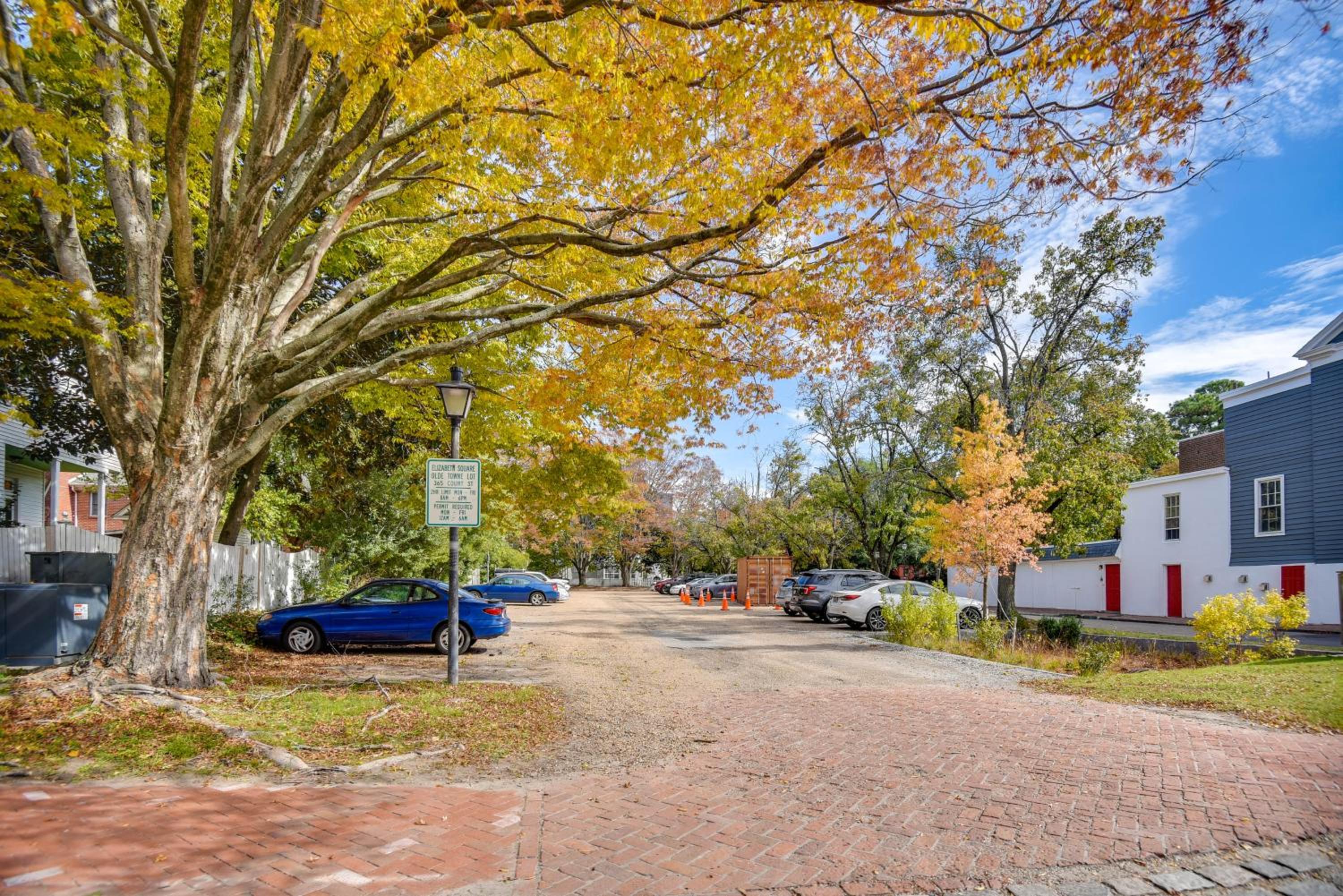 Steps to Elizabeth River and Dtwn! Portsmouth Condo