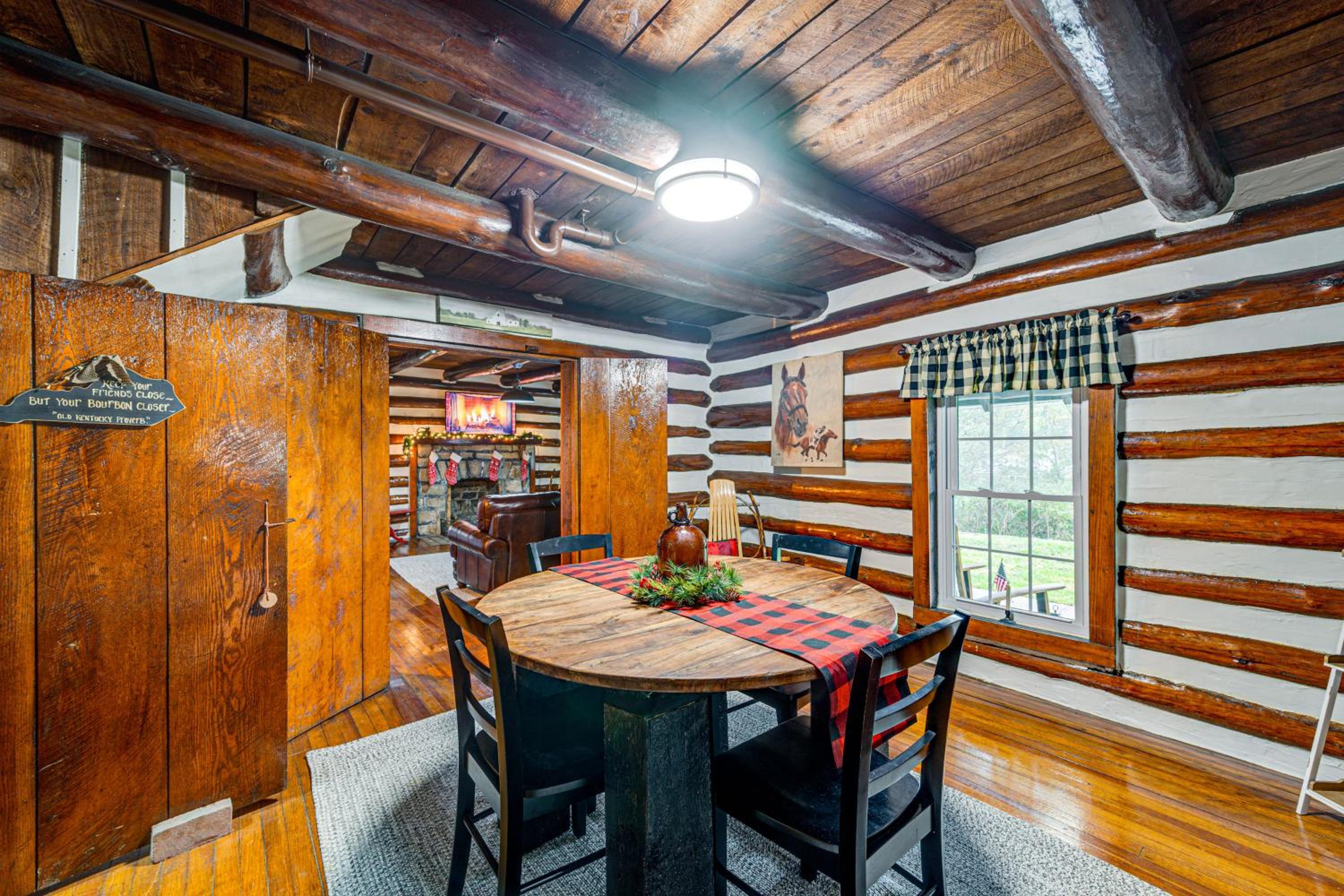 Family Holiday Cabin in Kentucky with Hot Tub!