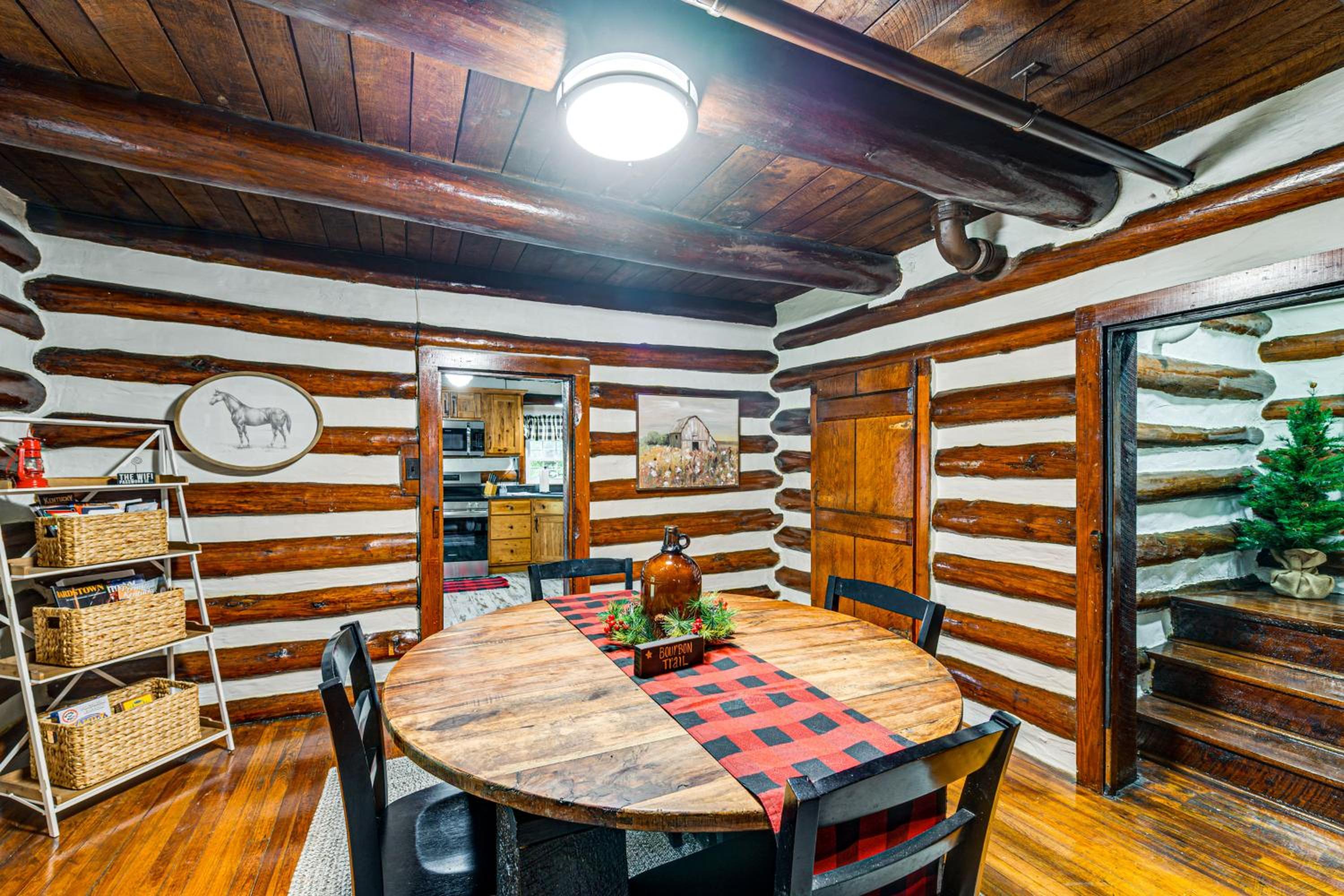 Family Holiday Cabin in Kentucky with Hot Tub!