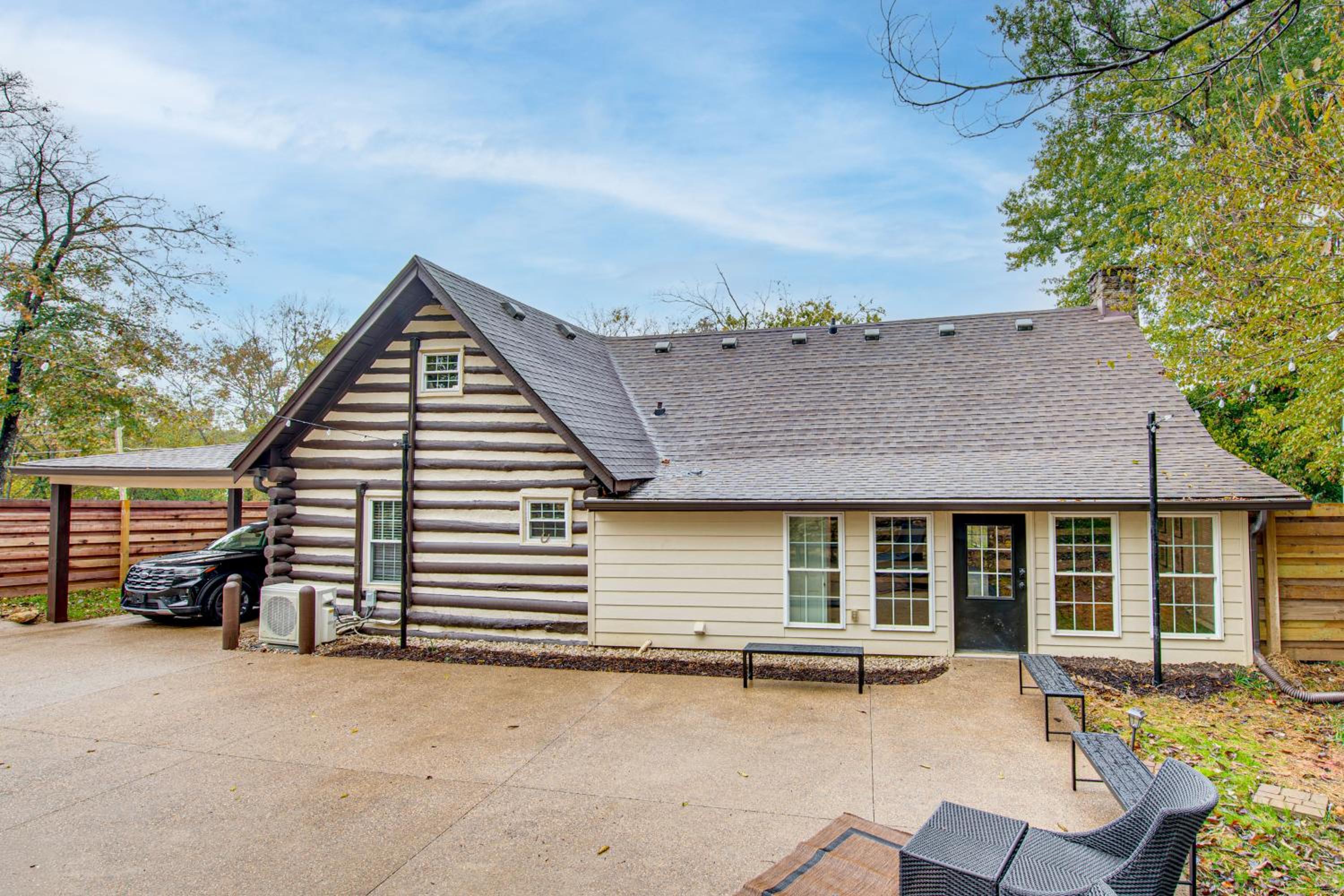 Family Holiday Cabin in Kentucky with Hot Tub!