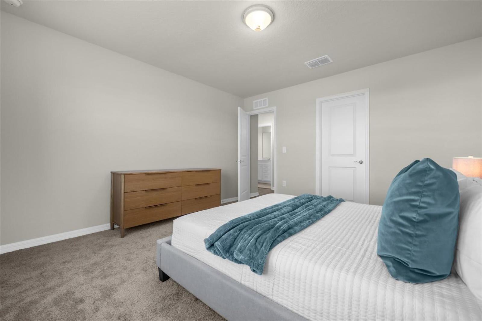 Elegant 6BR Home Perfect for Families