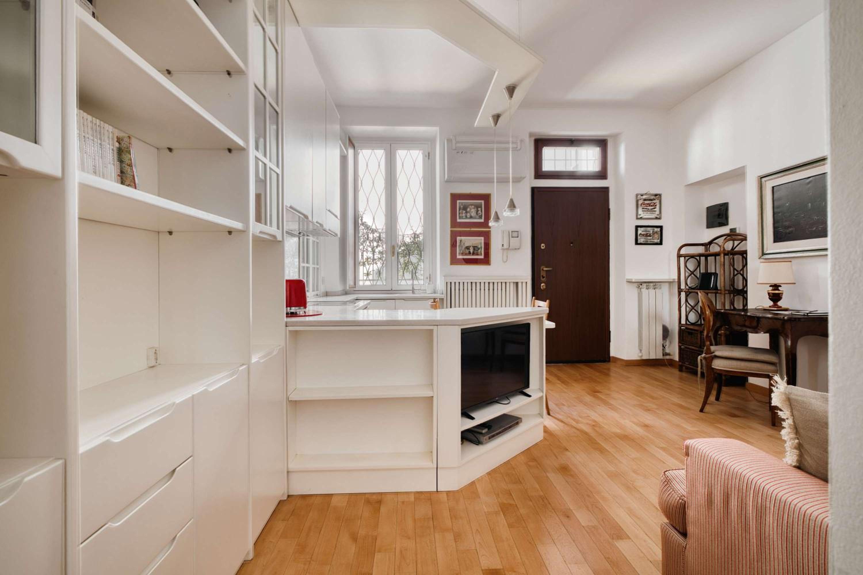 Modern 1 BR near Gae Aulenti