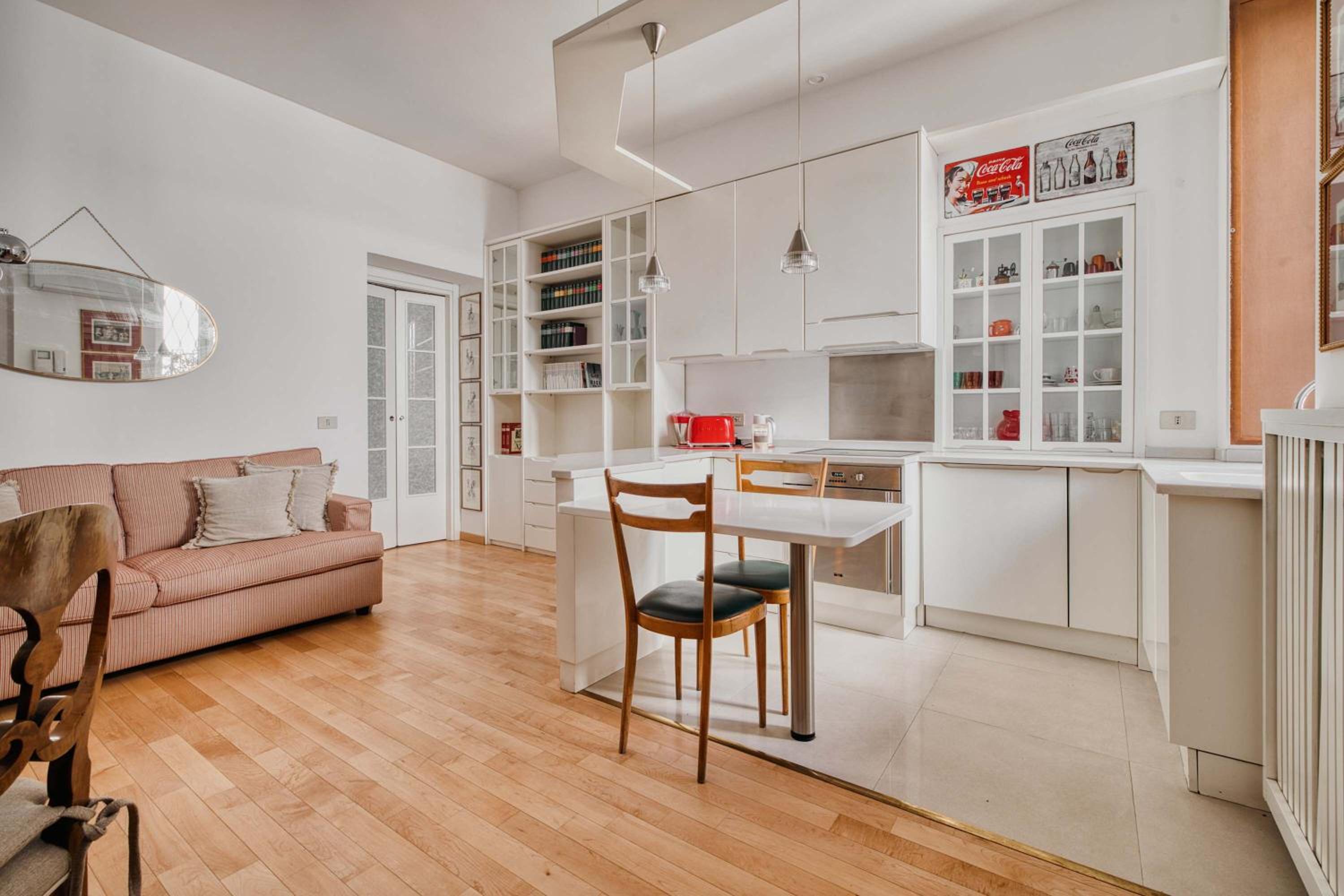 Modern 1 BR near Gae Aulenti