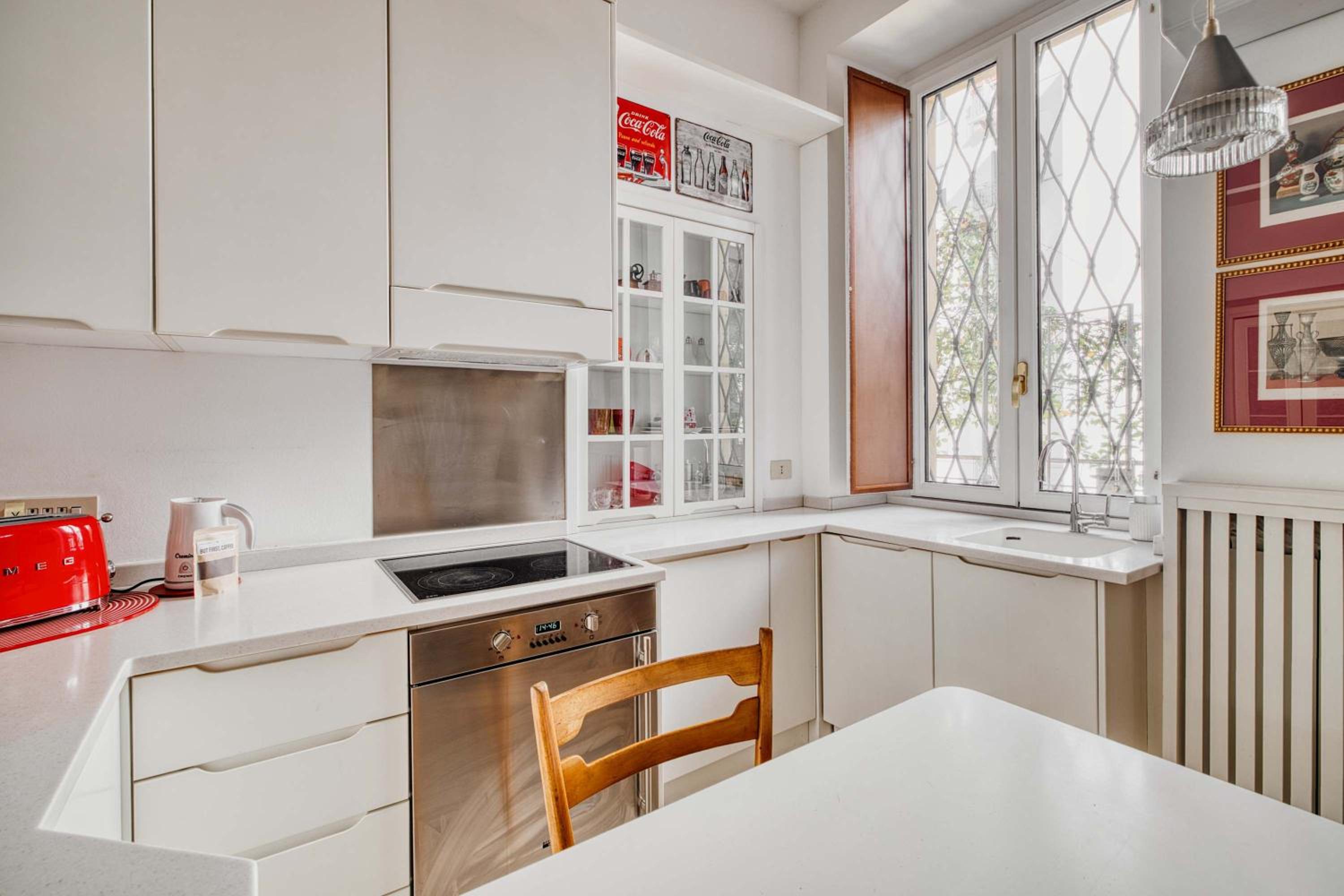 Modern 1 BR near Gae Aulenti