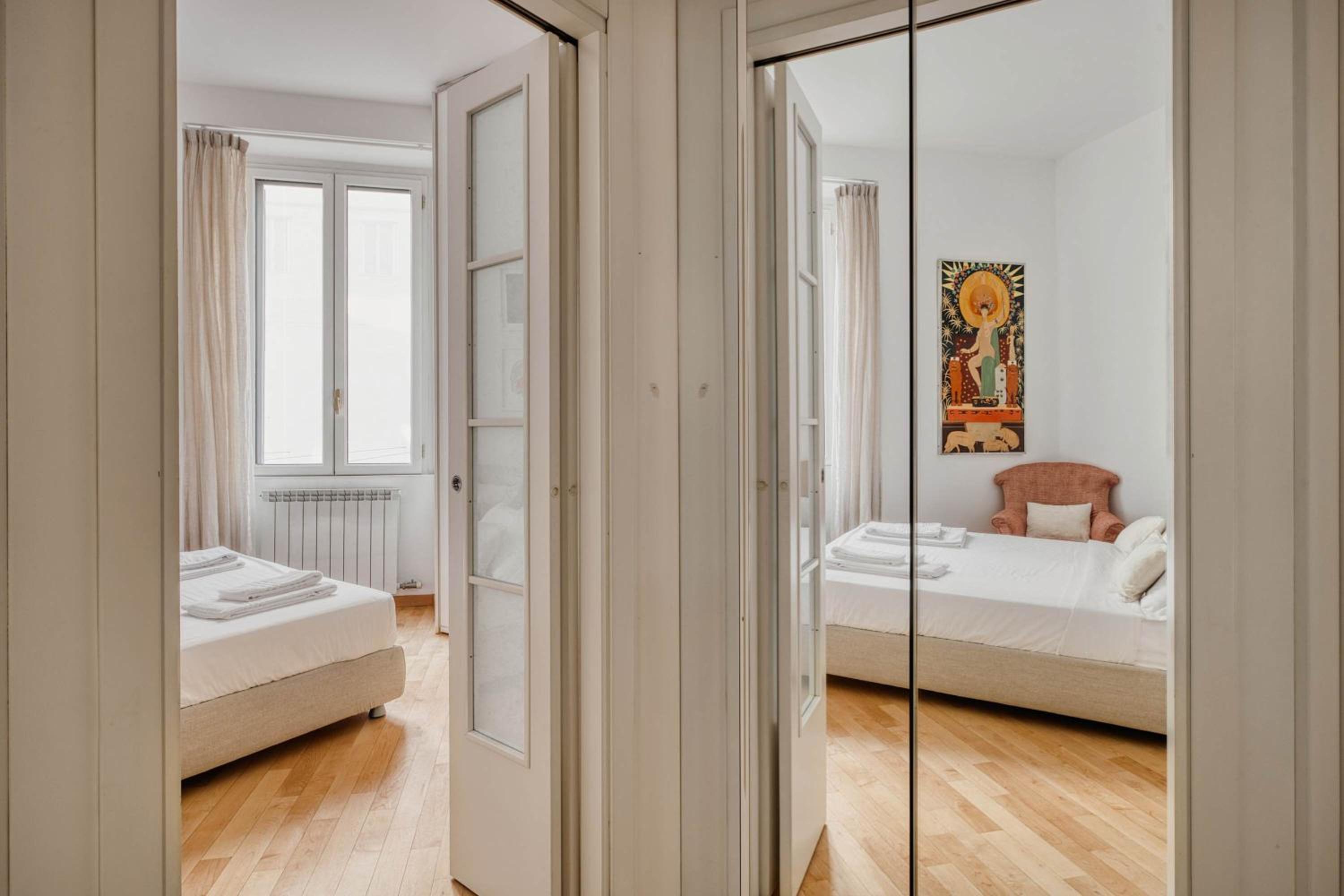 Modern 1 BR near Gae Aulenti