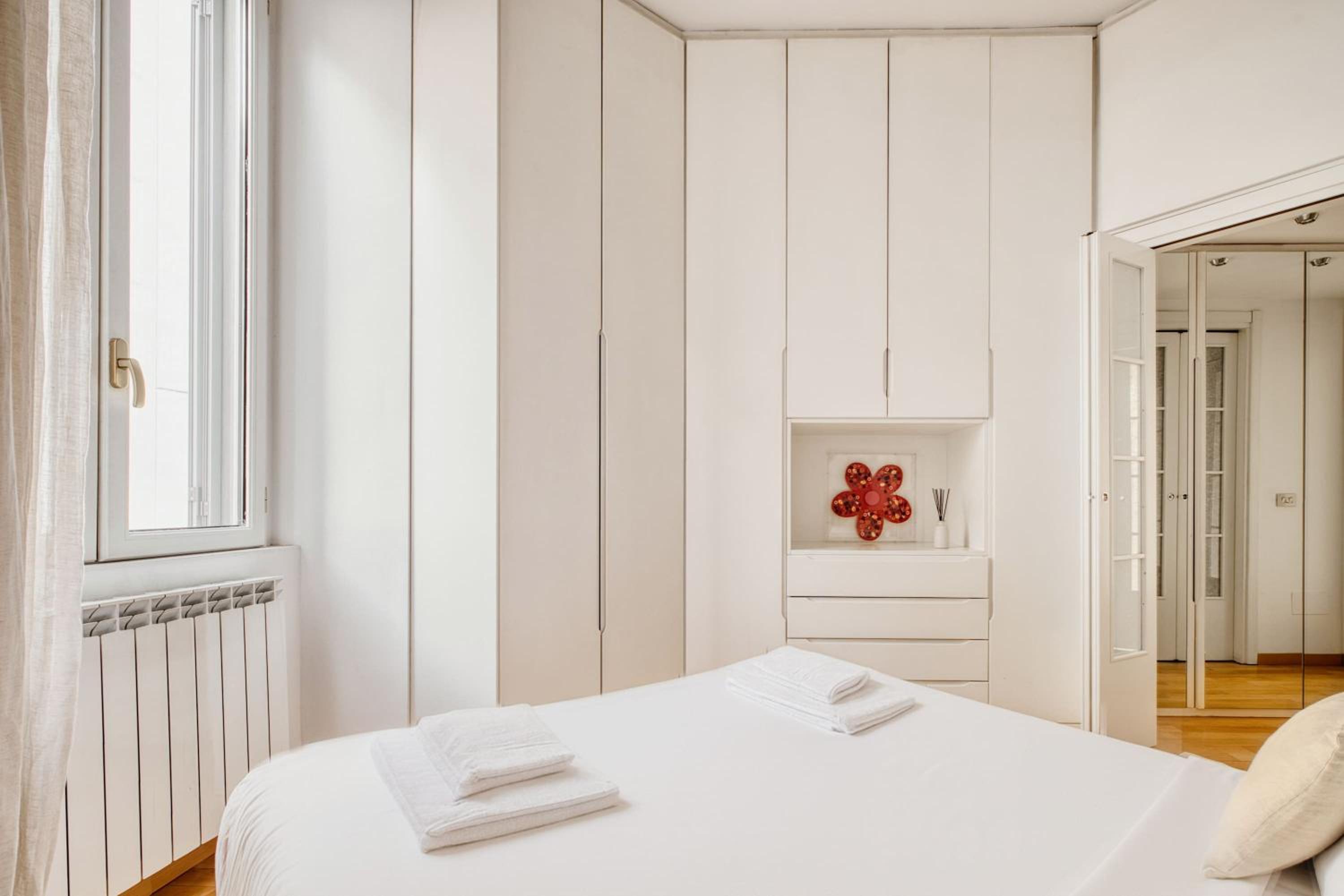 Modern 1 BR near Gae Aulenti