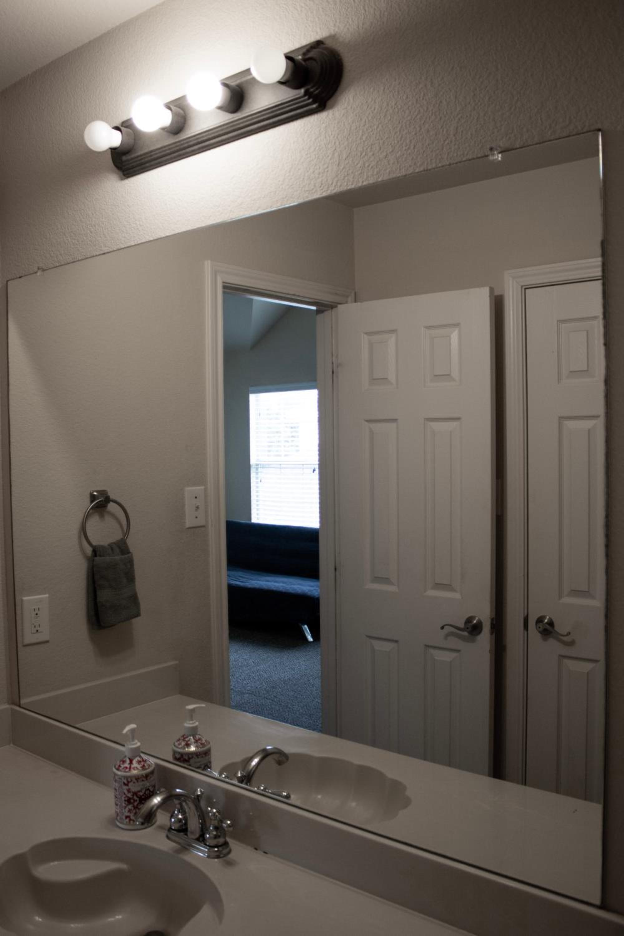 Spacious 4200 sqft - 6 bdrms 4 bath - Gym - Pets OK Near PGA - Universal KIDS - Star Frisco