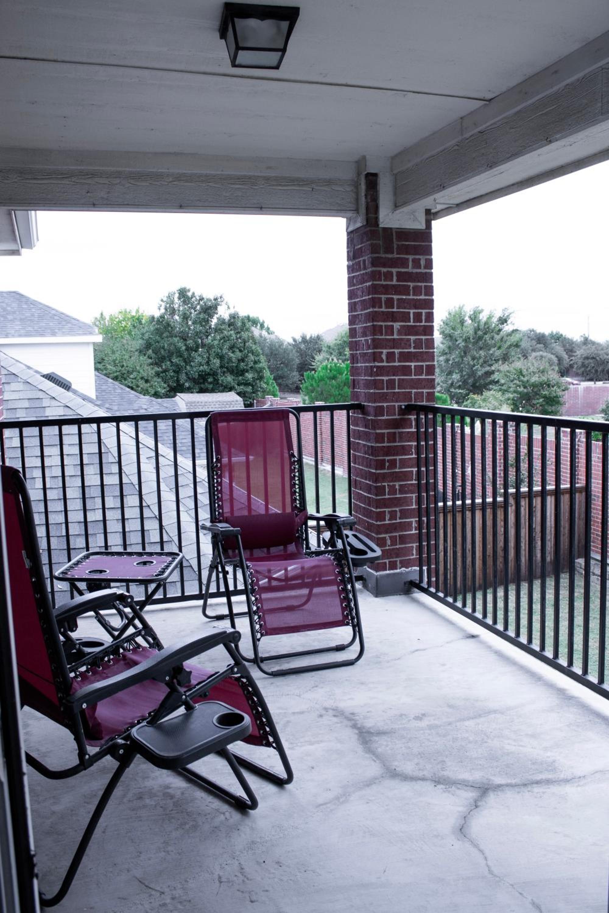 Spacious 4200 sqft - 6 bdrms 4 bath - Gym - Pets OK Near PGA - Universal KIDS - Star Frisco