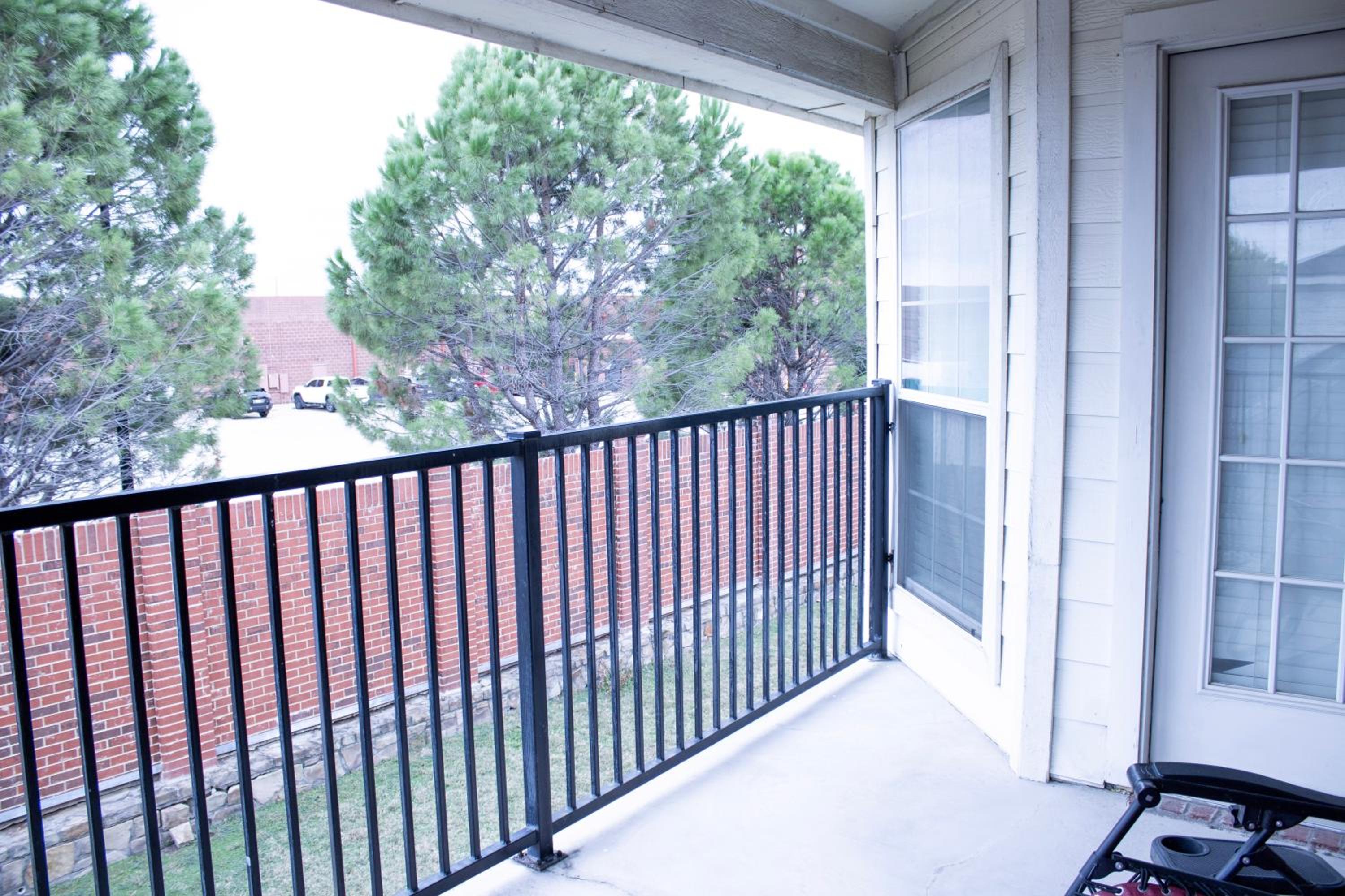 Spacious 4200 sqft - 6 bdrms 4 bath - Gym - Pets OK Near PGA - Universal KIDS - Star Frisco