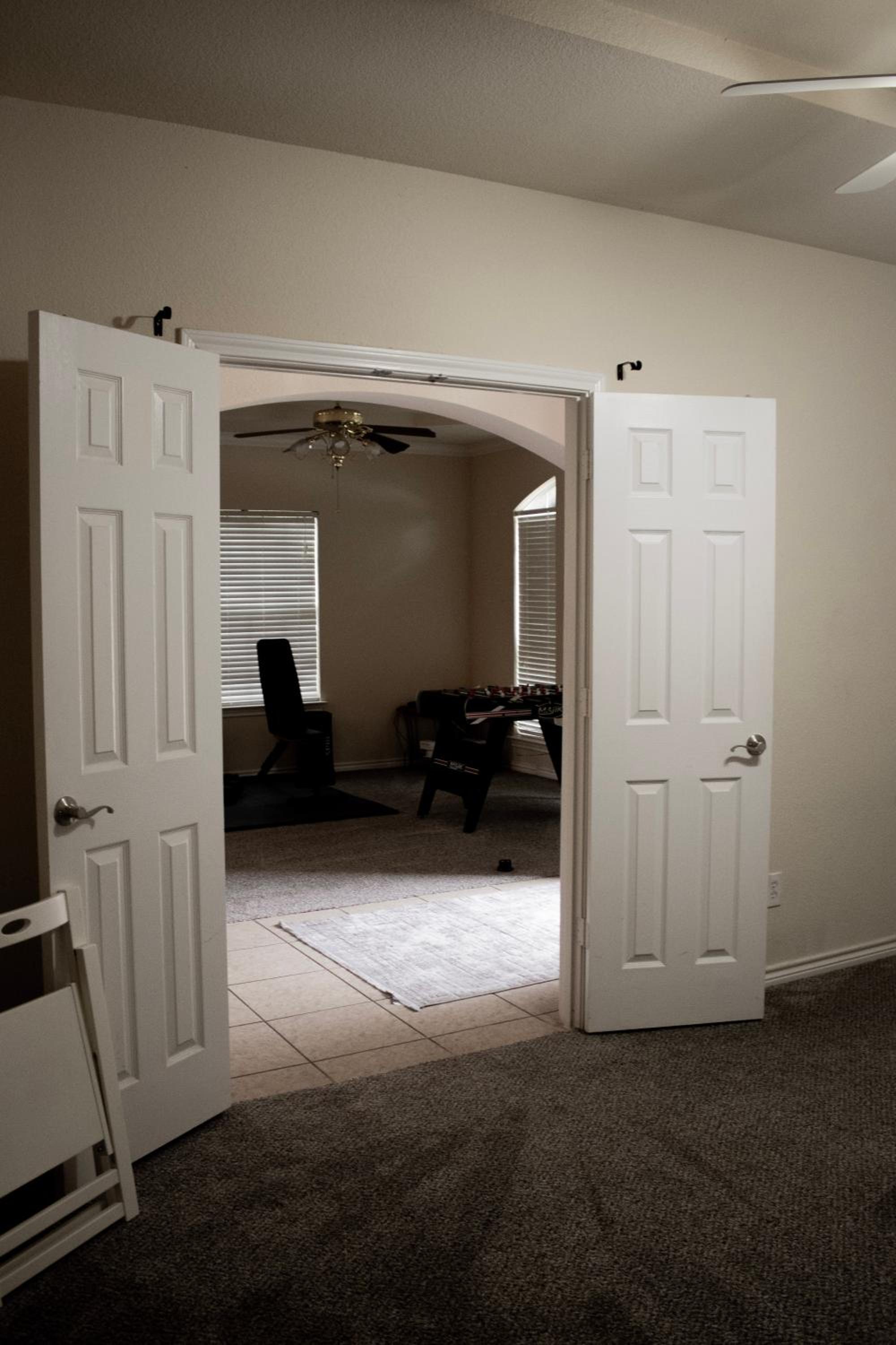Spacious 4200 sqft - 6 bdrms 4 bath - Gym - Pets OK Near PGA - Universal KIDS - Star Frisco