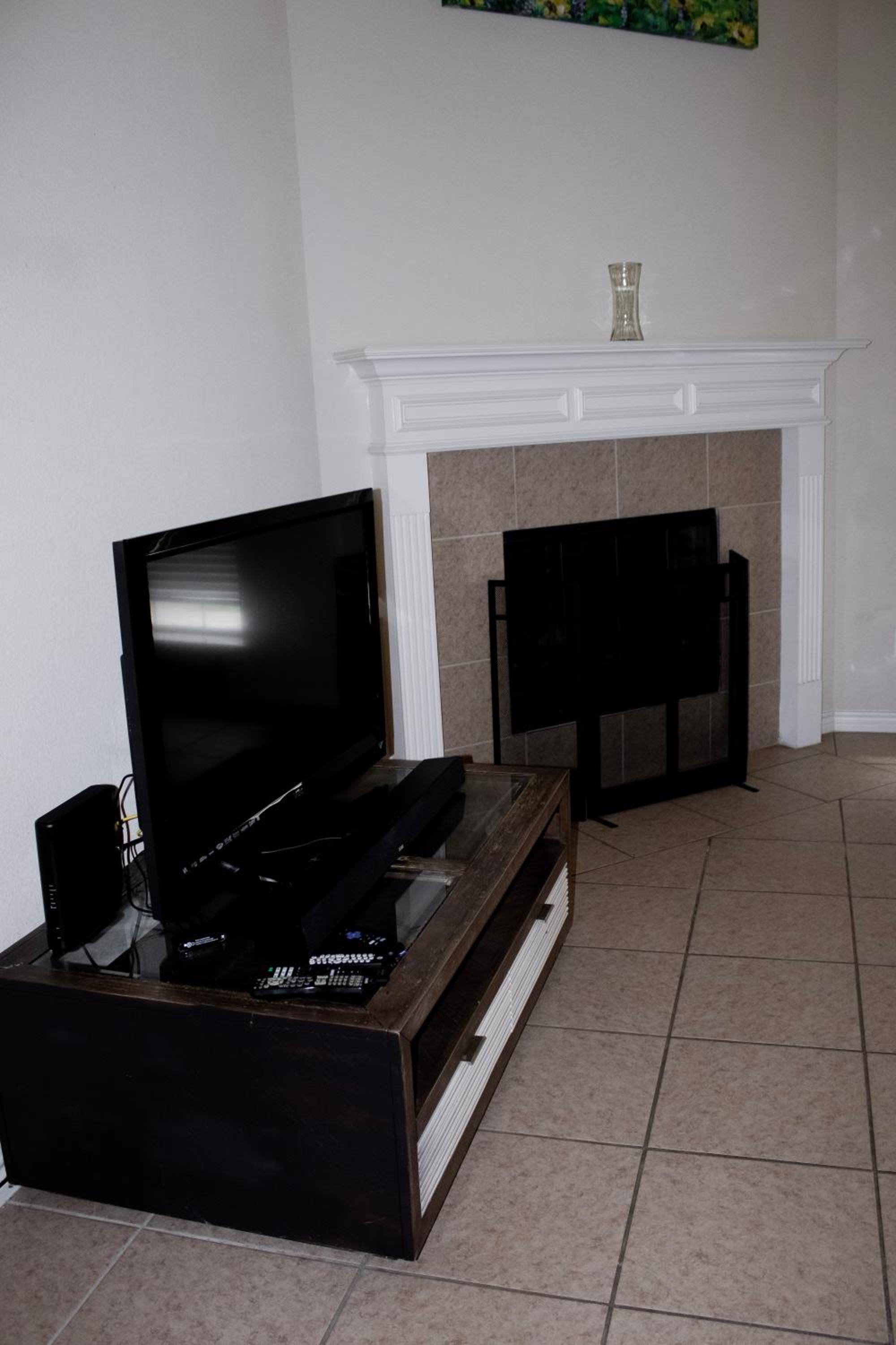 Spacious 4200 sqft - 6 bdrms 4 bath - Gym - Pets OK Near PGA - Universal KIDS - Star Frisco