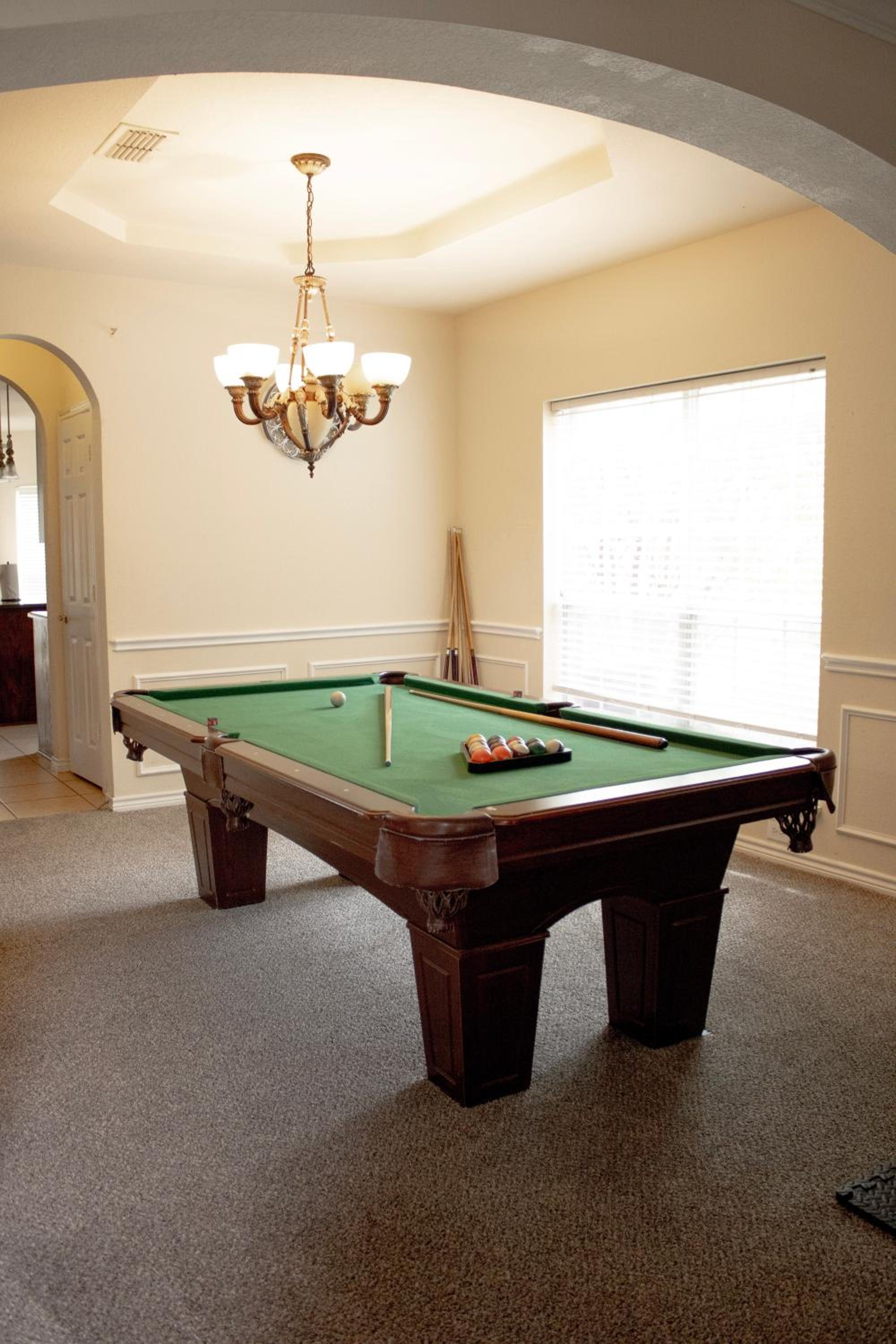 Spacious 4200 sqft - 6 bdrms 4 bath - Gym - Pets OK Near PGA - Universal KIDS - Star Frisco